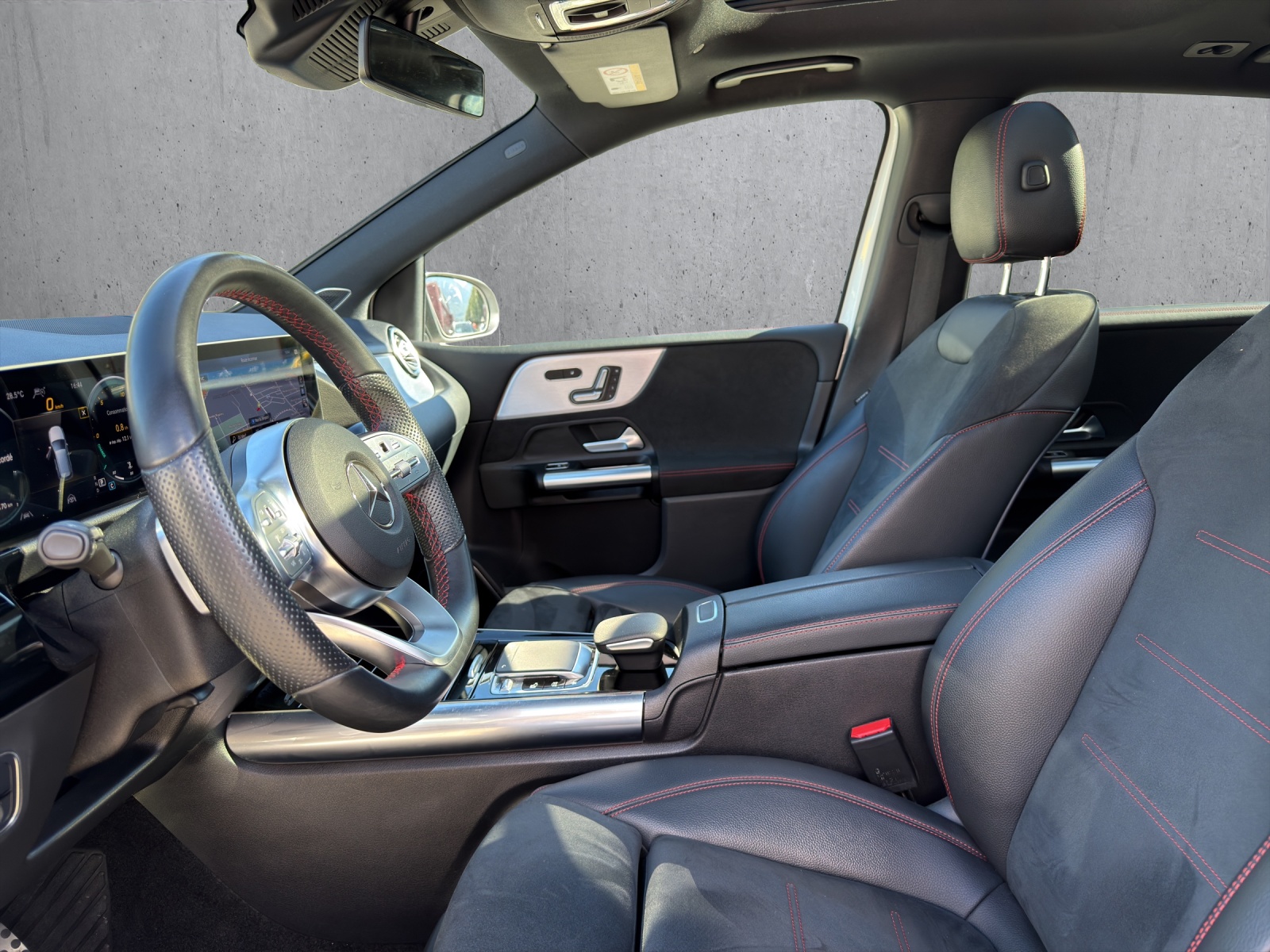 MERCEDES-BENZ B 220 d AMG Line 8G-DCT-image-7