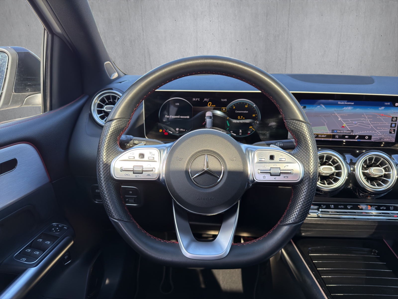 MERCEDES-BENZ B 220 d AMG Line 8G-DCT-image-9