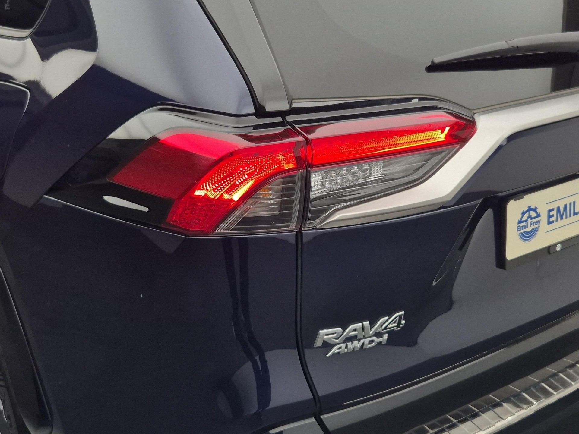 TOYOTA RAV4 2.5 Plug-In-Hybrid Premium-image-18