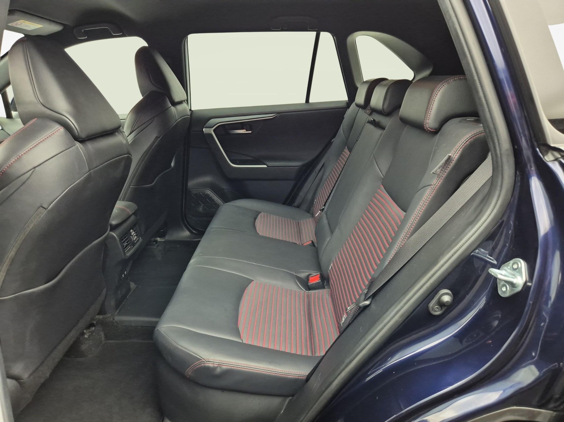 TOYOTA RAV4 2.5 Plug-In-Hybrid Premium-image-3
