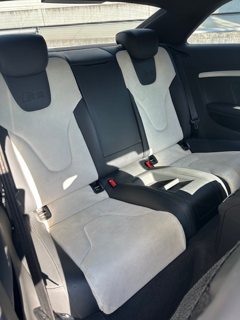 AUDI 4.2 V8 FSI quattro-image-4