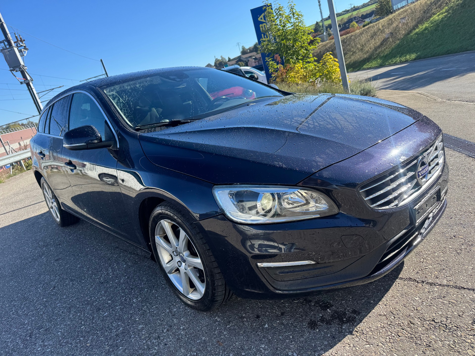 VOLVO V60 D4 AWD Momentum Dynamic Edition Geartronic-image-2