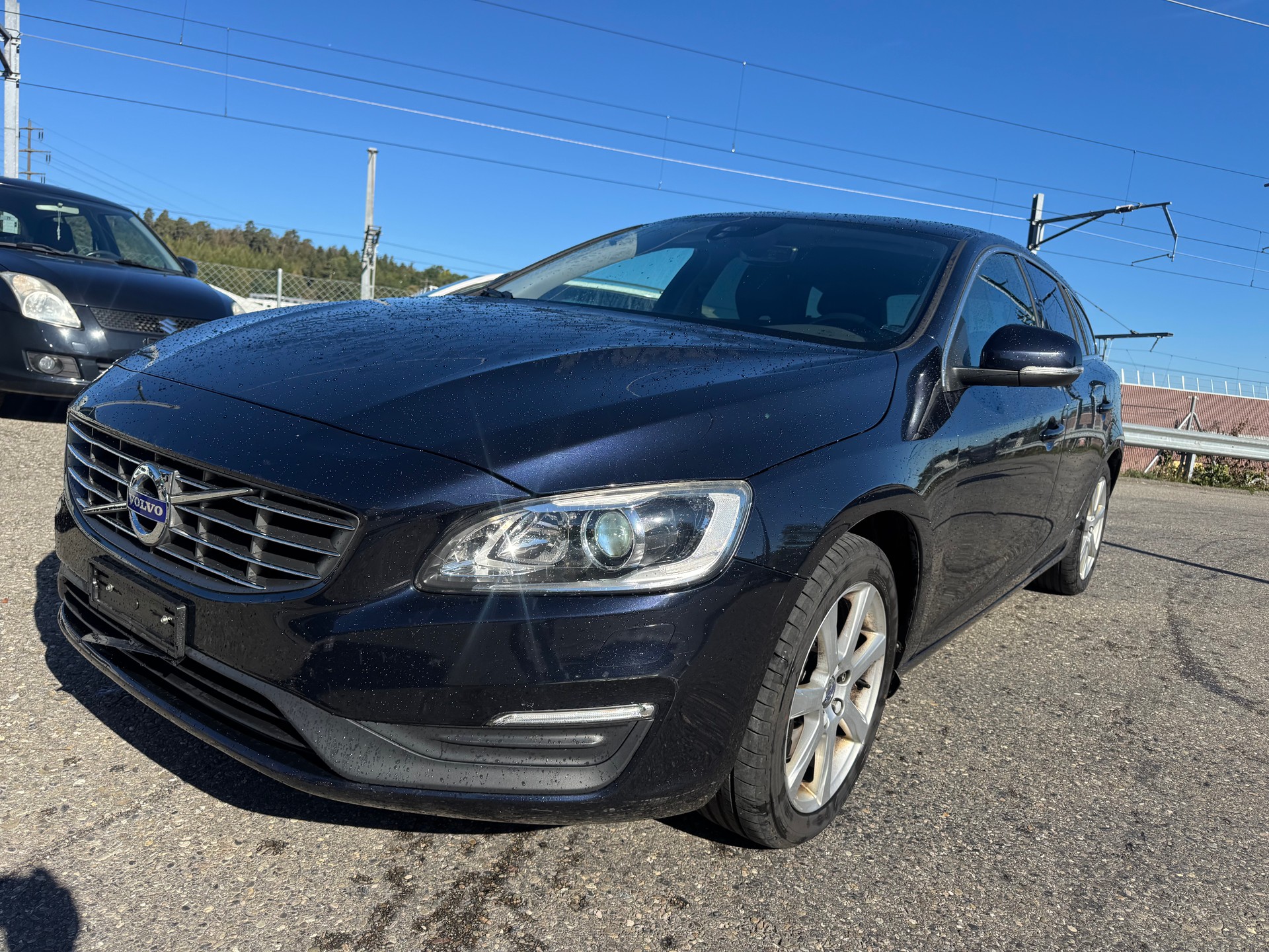 VOLVO V60 D4 AWD Momentum Dynamic Edition Geartronic-image-0