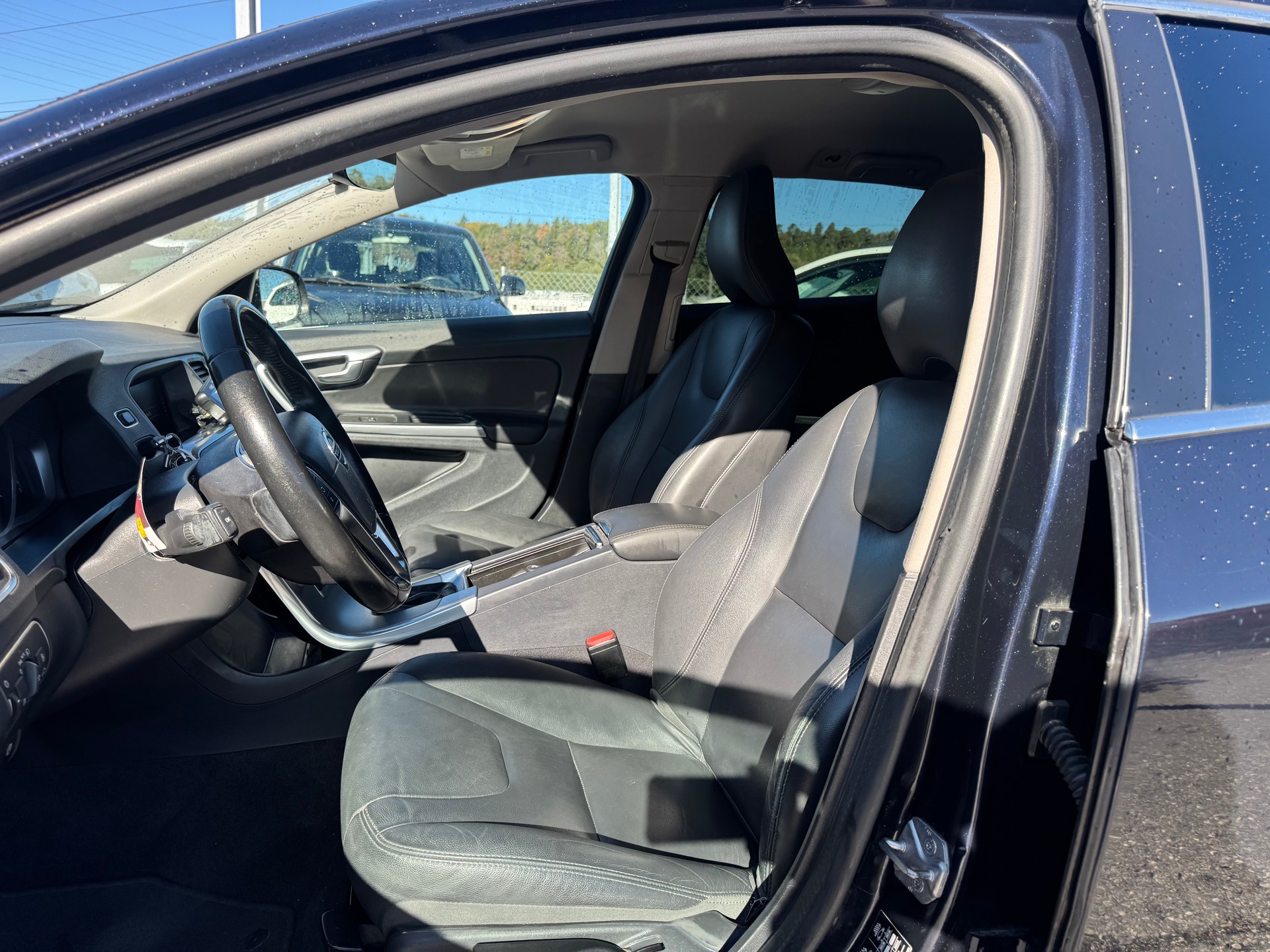 VOLVO V60 D4 AWD Momentum Dynamic Edition Geartronic-image-9