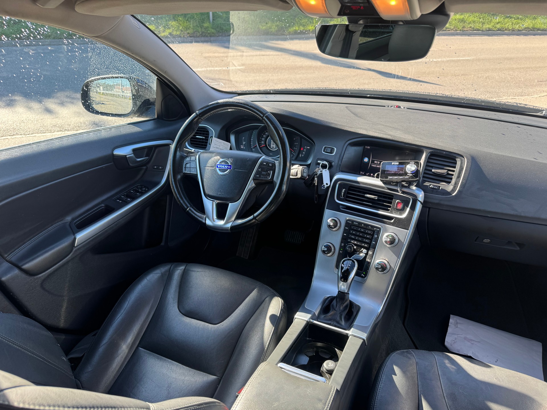 VOLVO V60 D4 AWD Momentum Dynamic Edition Geartronic-image-8