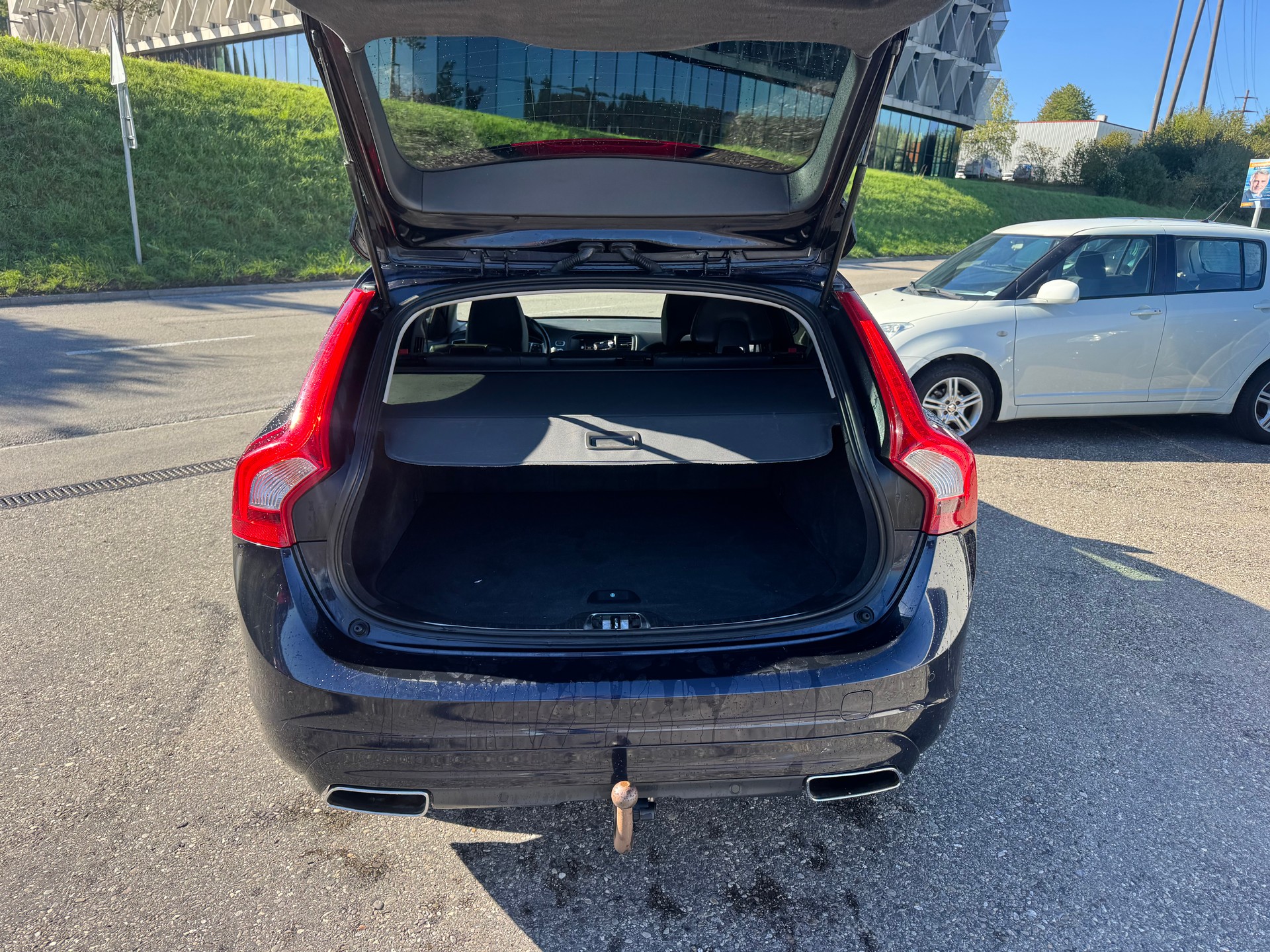 VOLVO V60 D4 AWD Momentum Dynamic Edition Geartronic-image-5