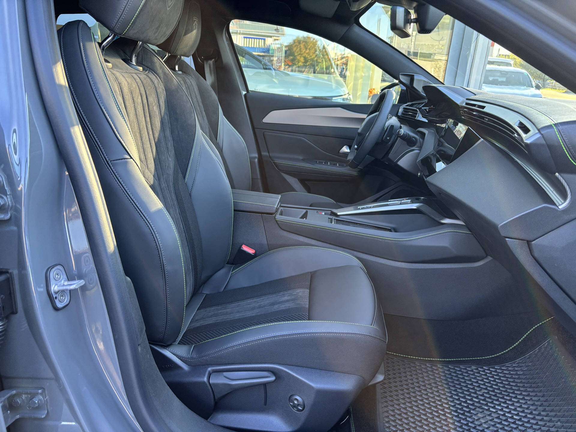 PEUGEOT 308 SW 1.2 Hybrid GT-image-7