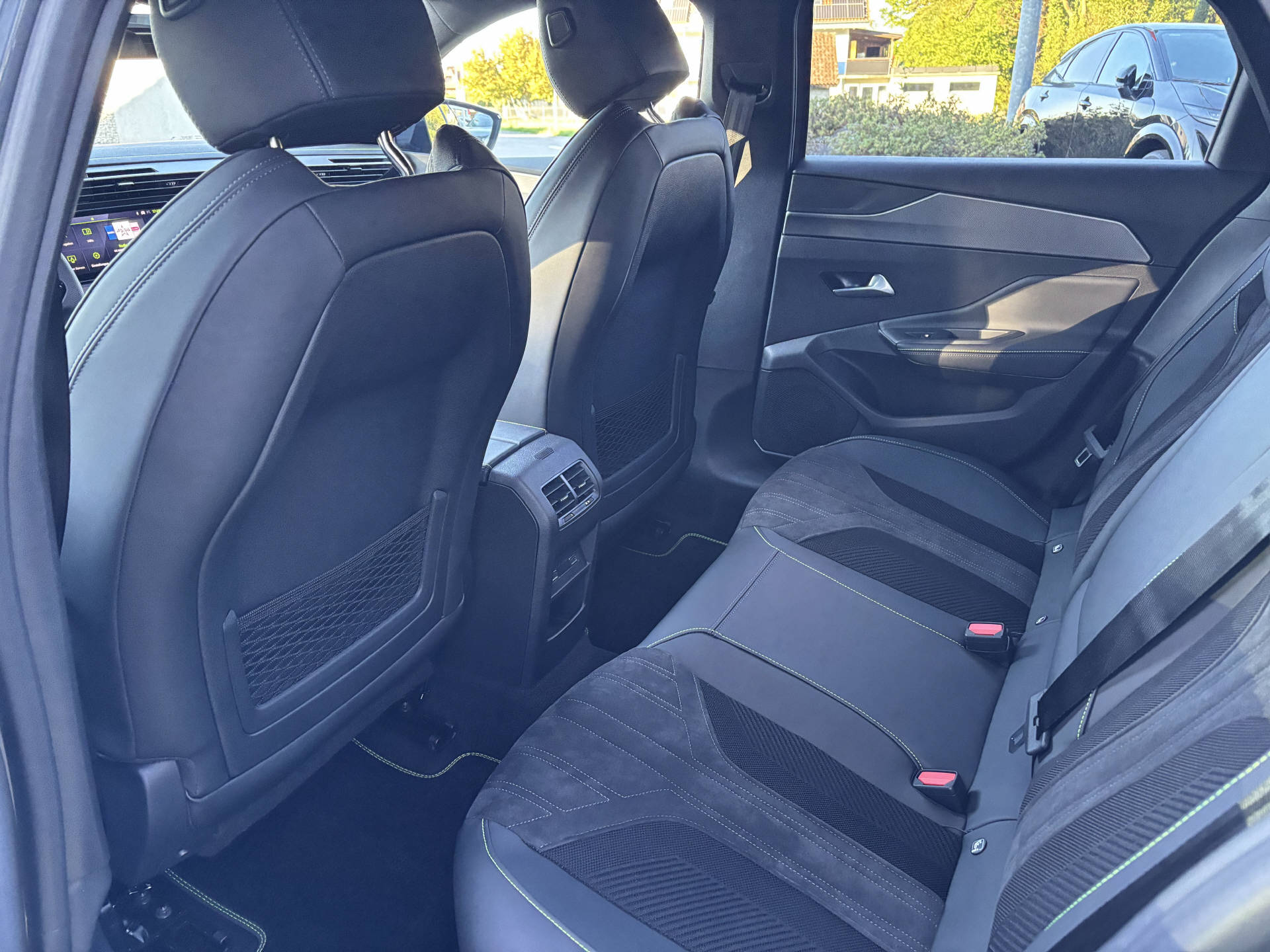 PEUGEOT 308 SW 1.2 Hybrid GT-image-8