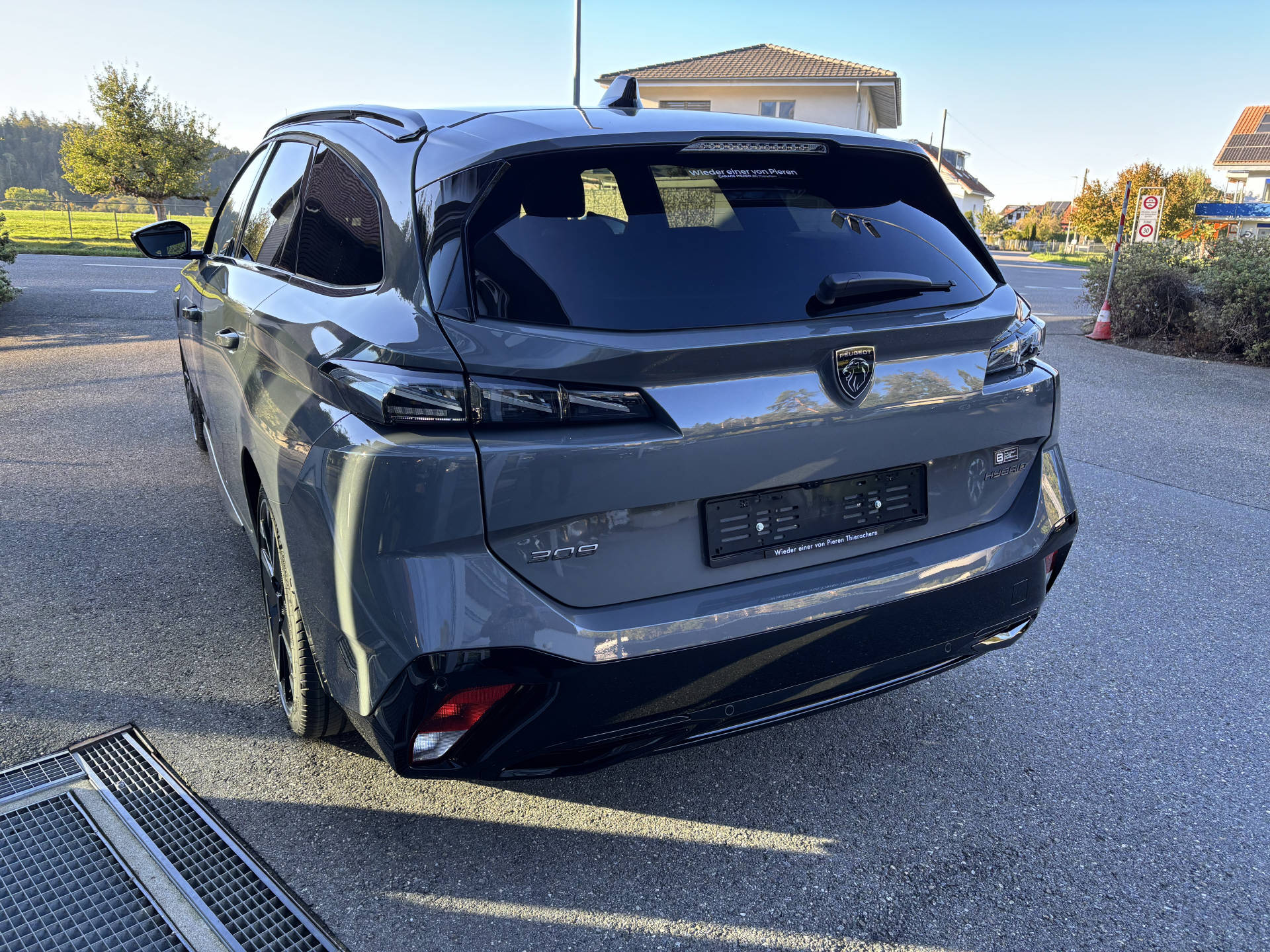 PEUGEOT 308 SW 1.2 Hybrid GT-image-2