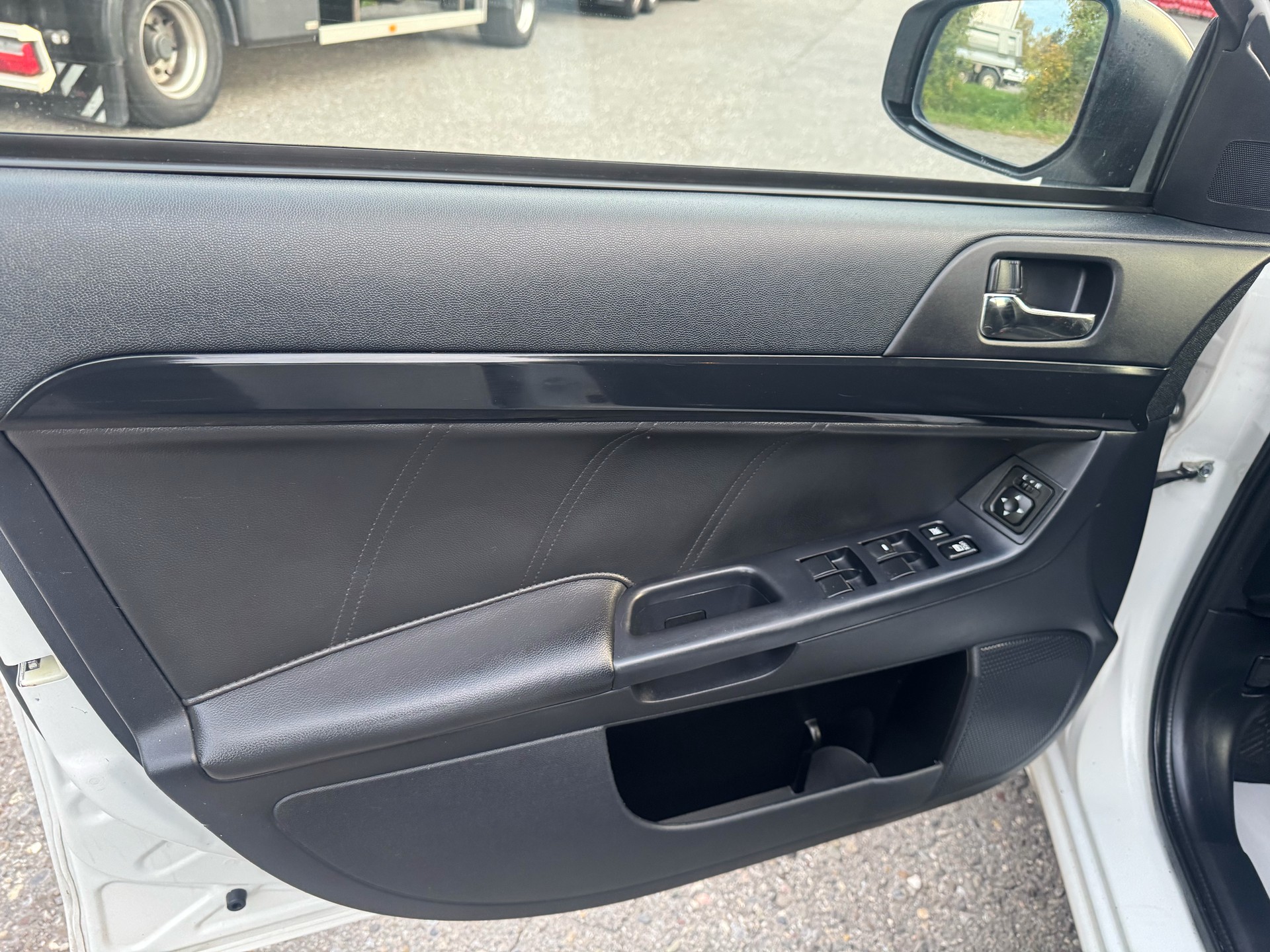 MITSUBISHI Lancer Sportback 1.8 Style CVT-image-13