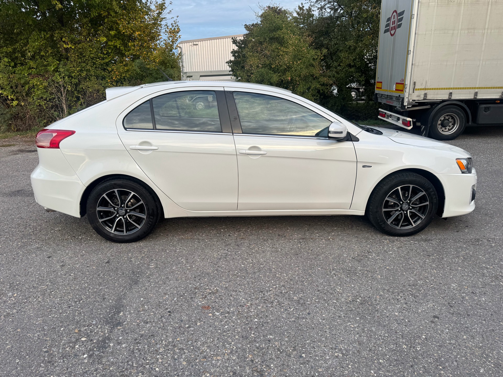 MITSUBISHI Lancer Sportback 1.8 Style CVT-image-8