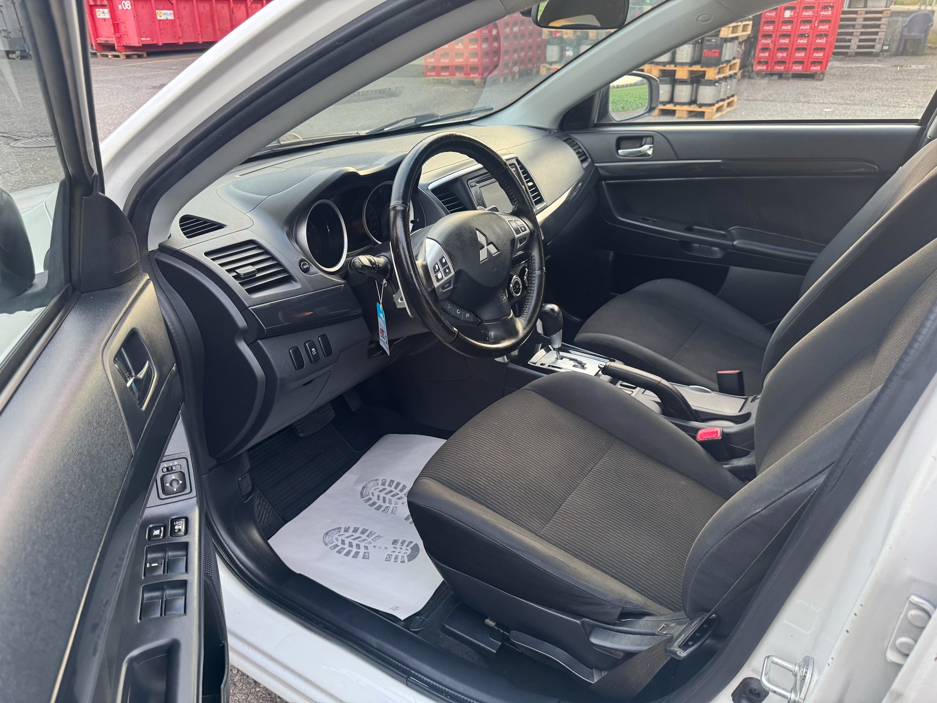 MITSUBISHI Lancer Sportback 1.8 Style CVT-image-12