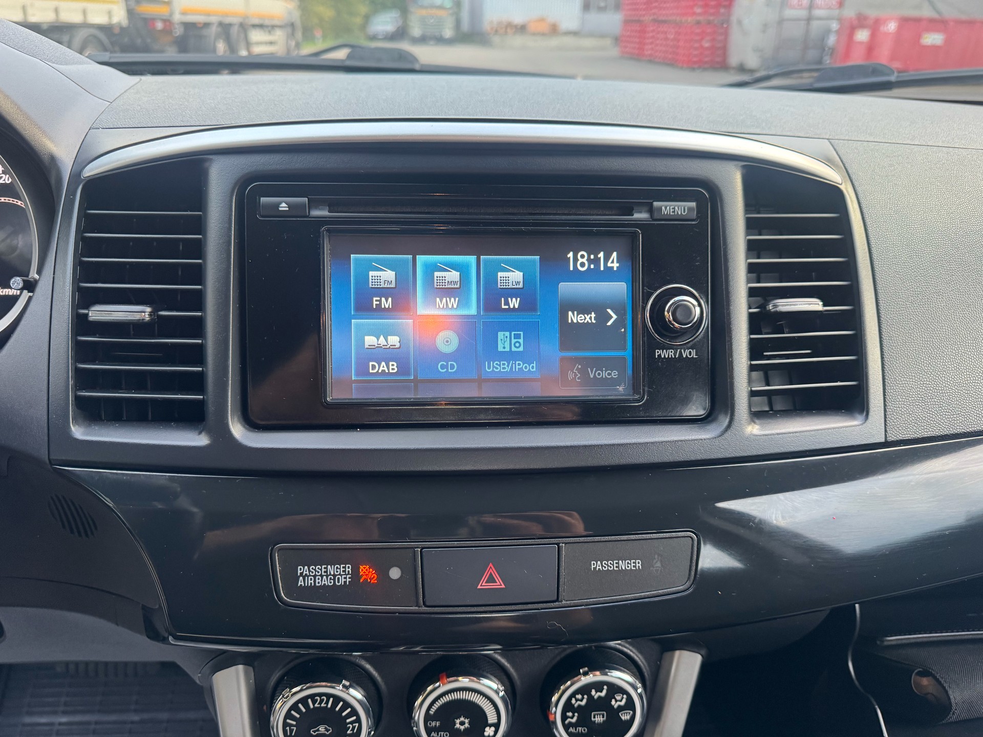 MITSUBISHI Lancer Sportback 1.8 Style CVT-image-22