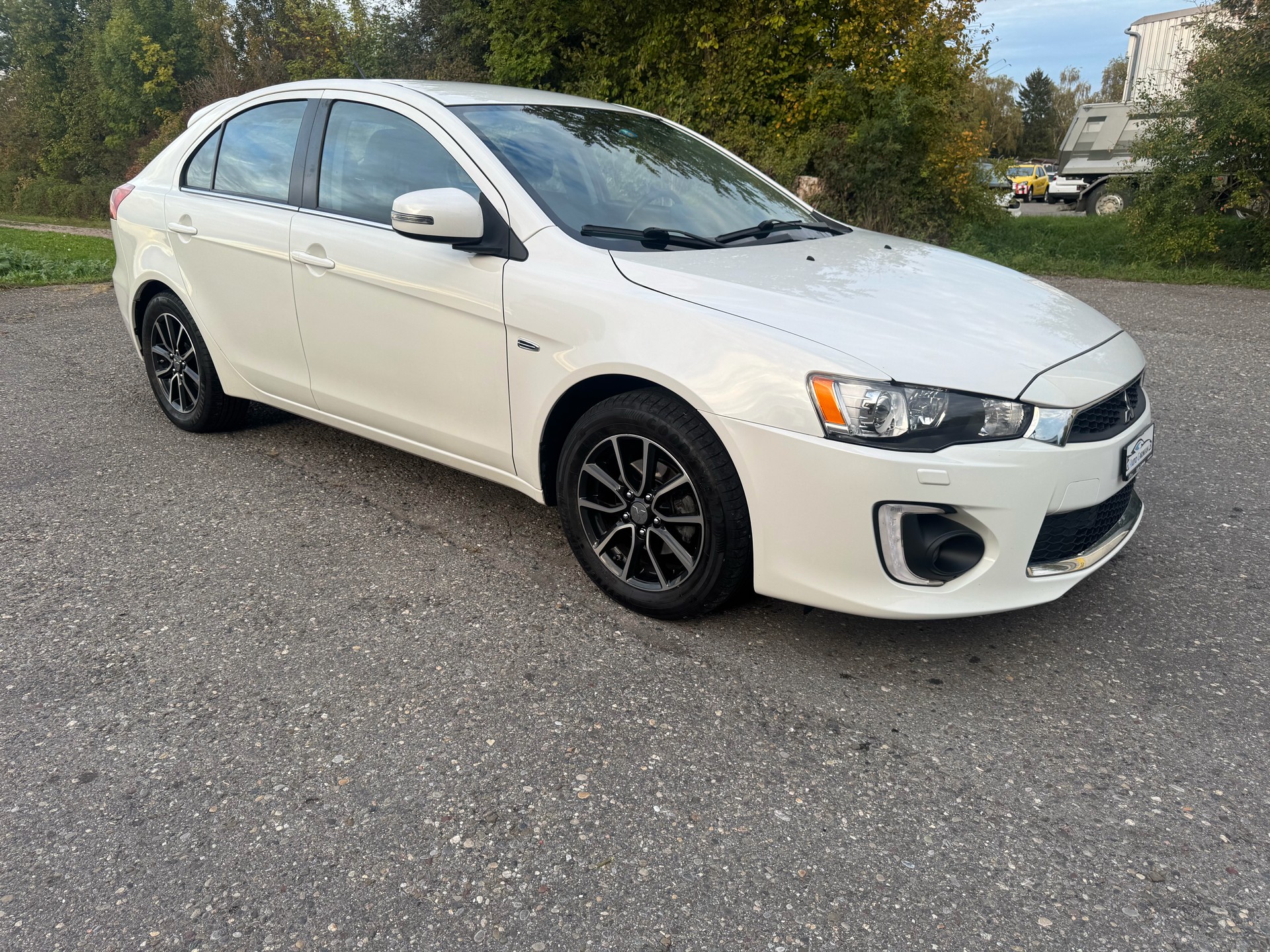MITSUBISHI Lancer Sportback 1.8 Style CVT-image-1
