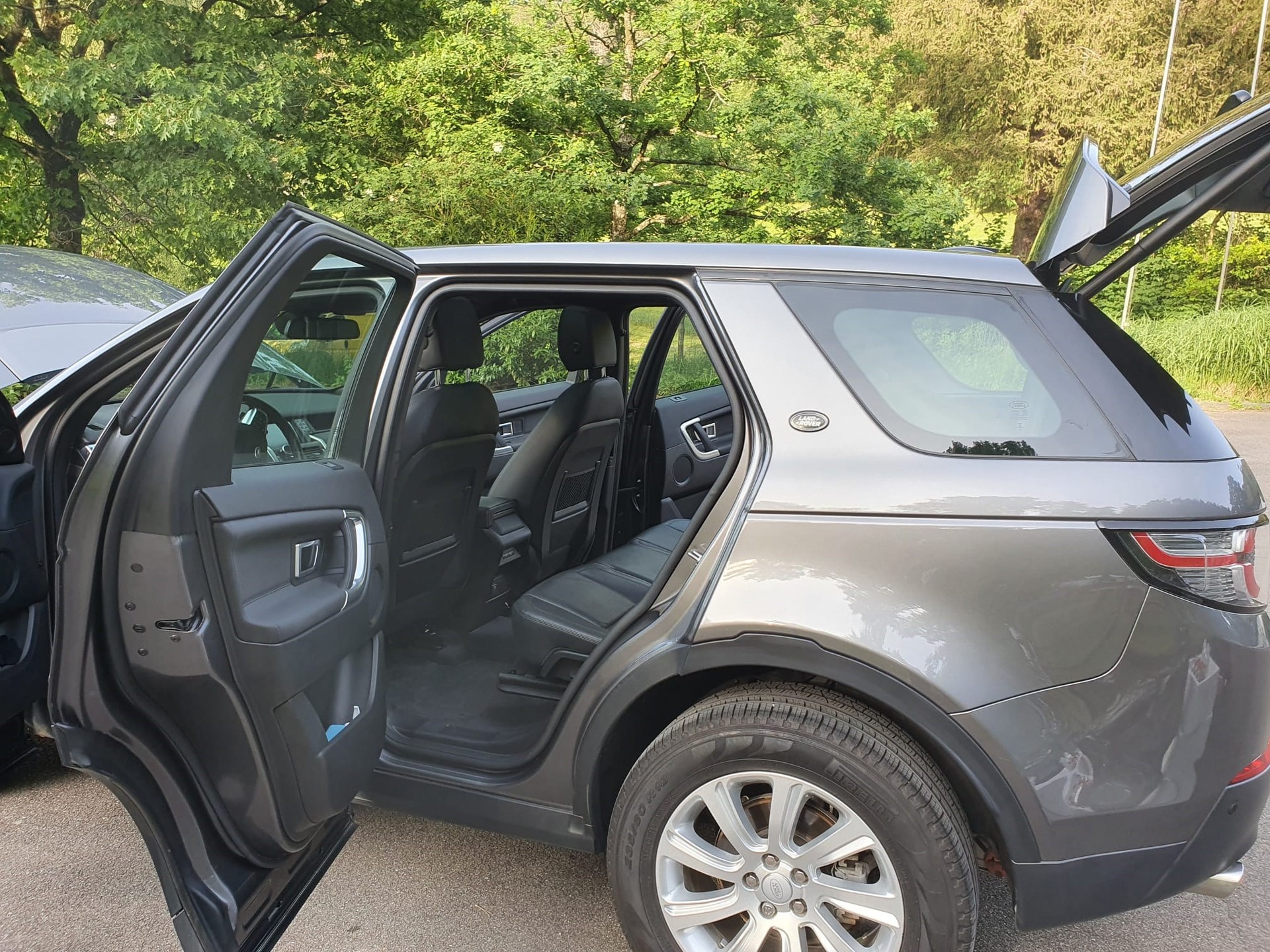 LAND ROVER Discovery Sport 2.0 TD4 Pure AT9-image-1