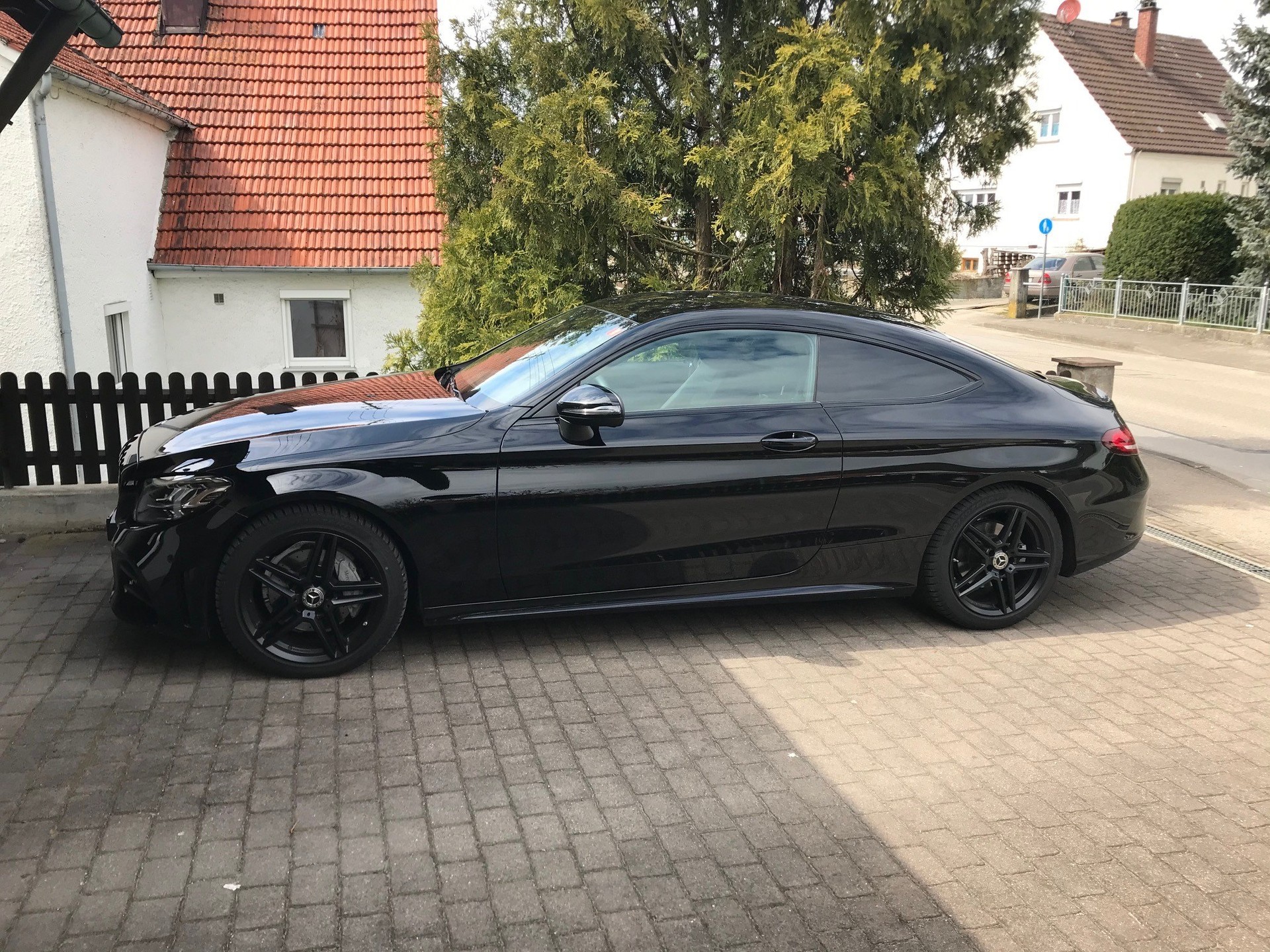 MERCEDES-BENZ C 220 d Coupé 9G-Tronic-image-2