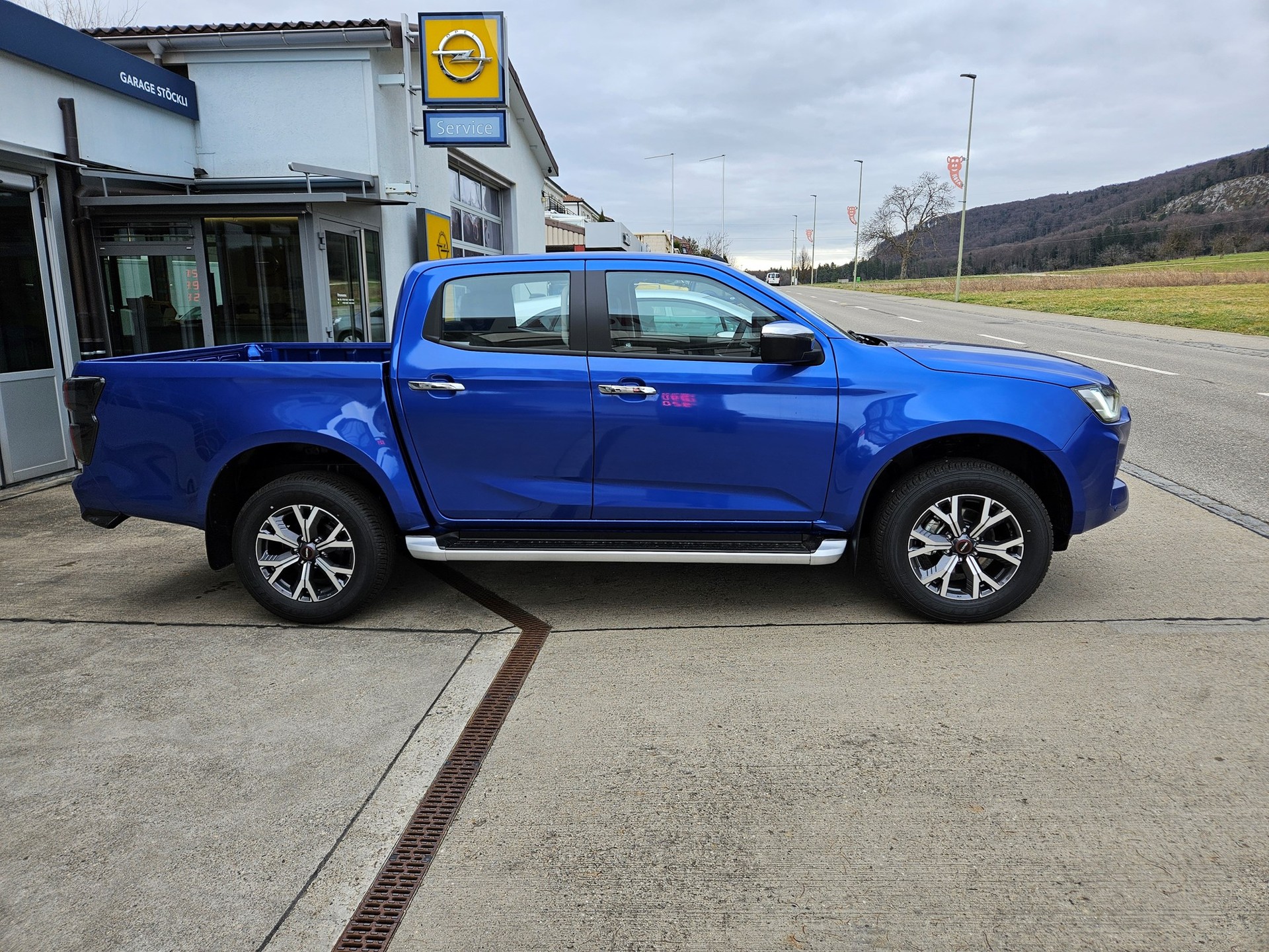 ISUZU D-MAX 1.9 CrewCab N60F 4x4 AT-image-3