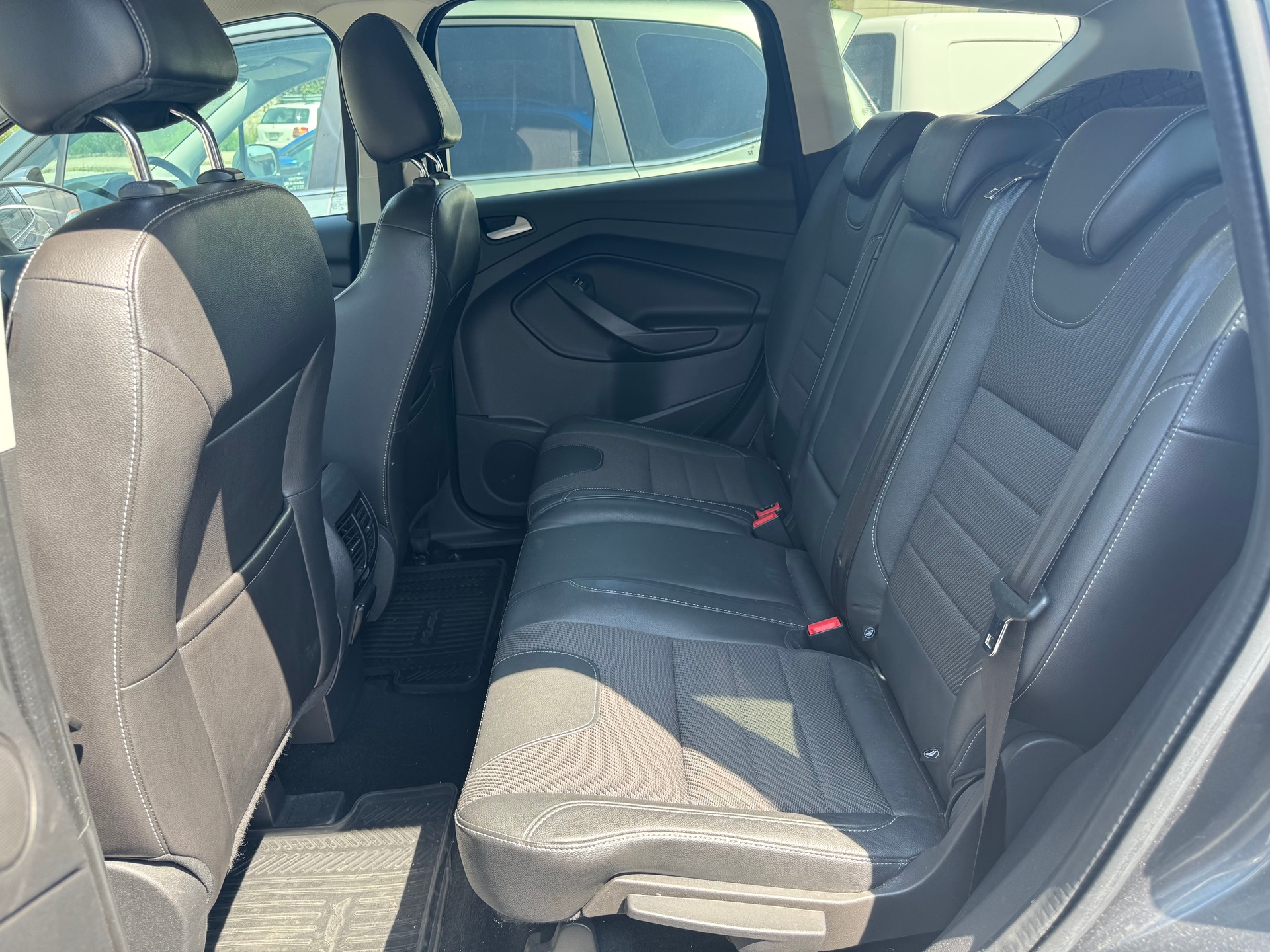 FORD Kuga 2.0 TDCi Titanium 2WD-image-14