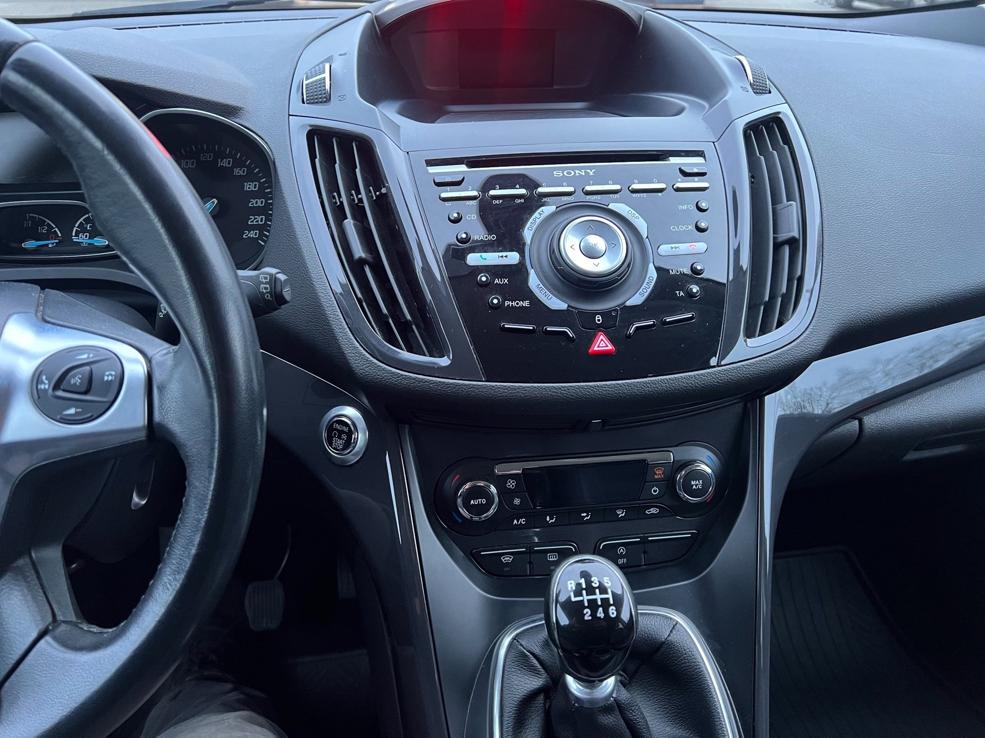 FORD Kuga 2.0 TDCi Titanium 2WD-image-8