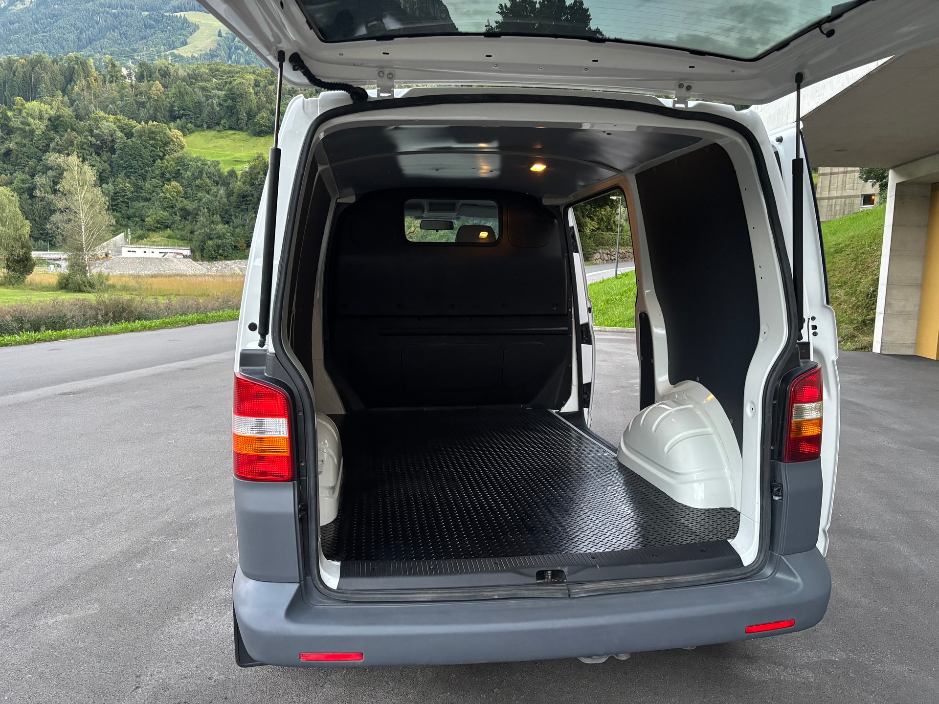 VW T5 2.5 TDI PD 4MOTION-image-14