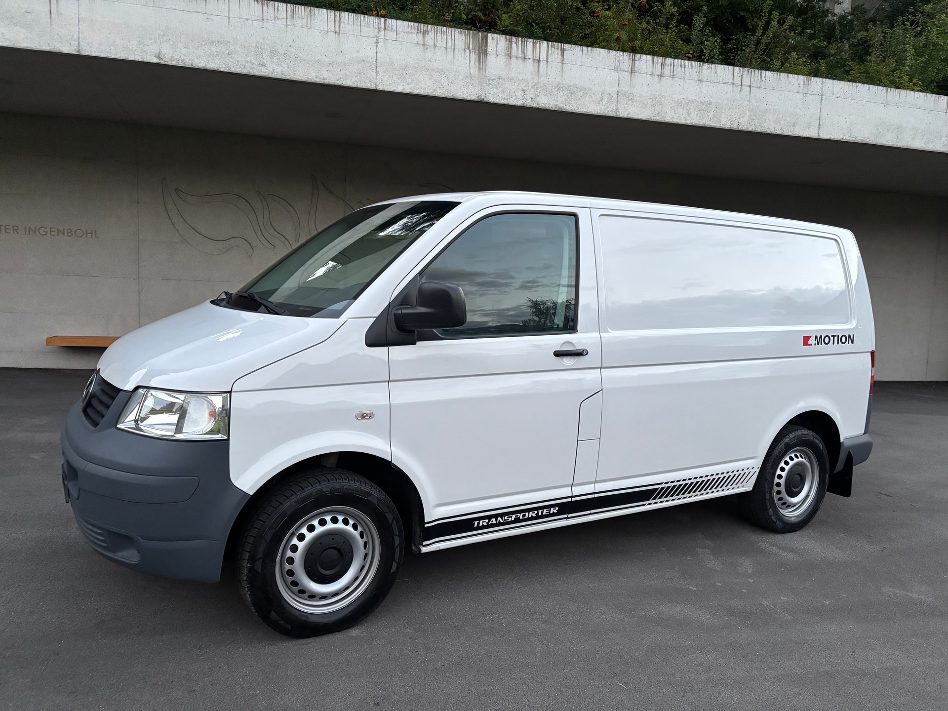 VW T5 2.5 TDI PD 4MOTION-image-1