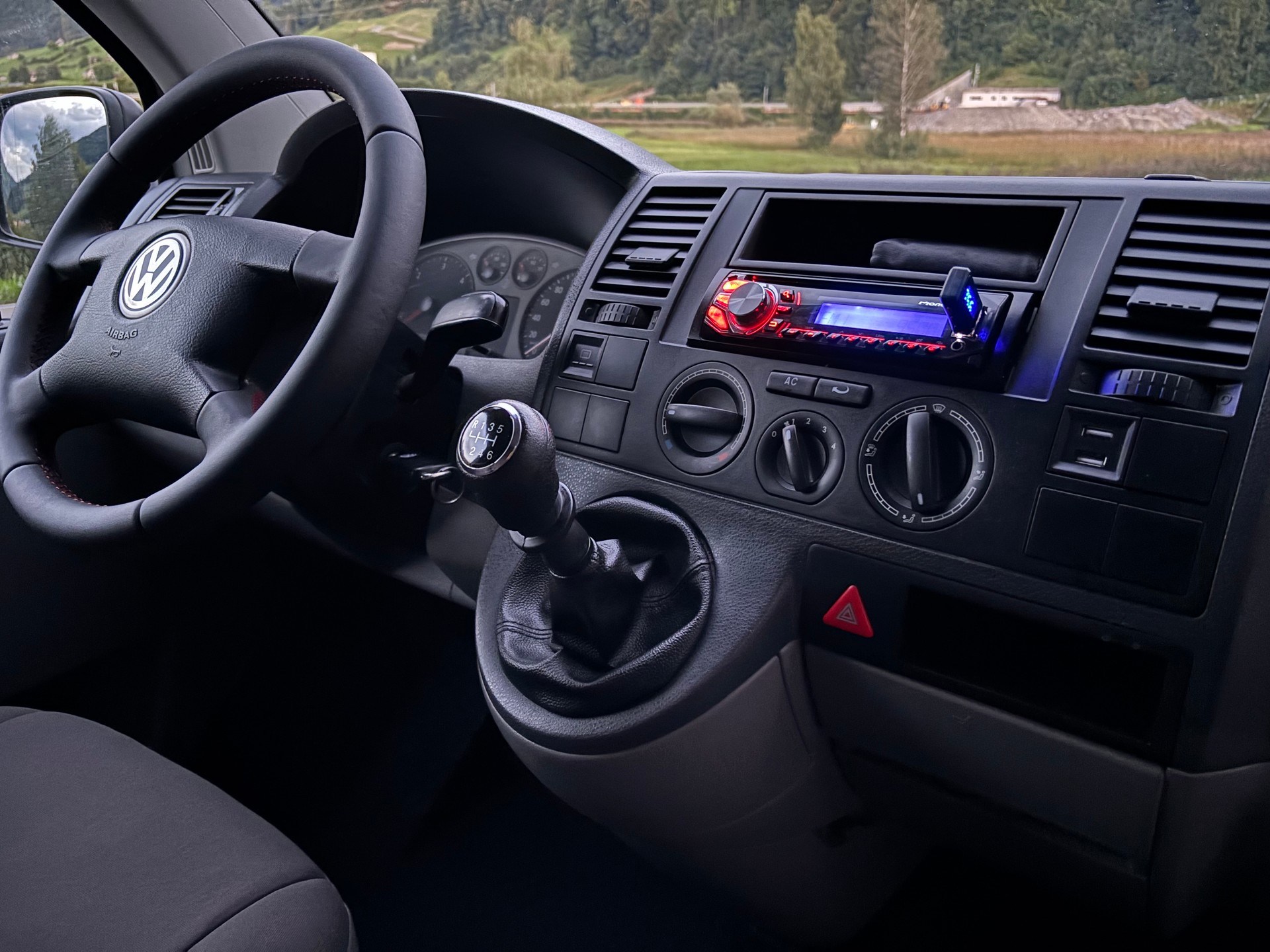 VW T5 2.5 TDI PD 4MOTION-image-11