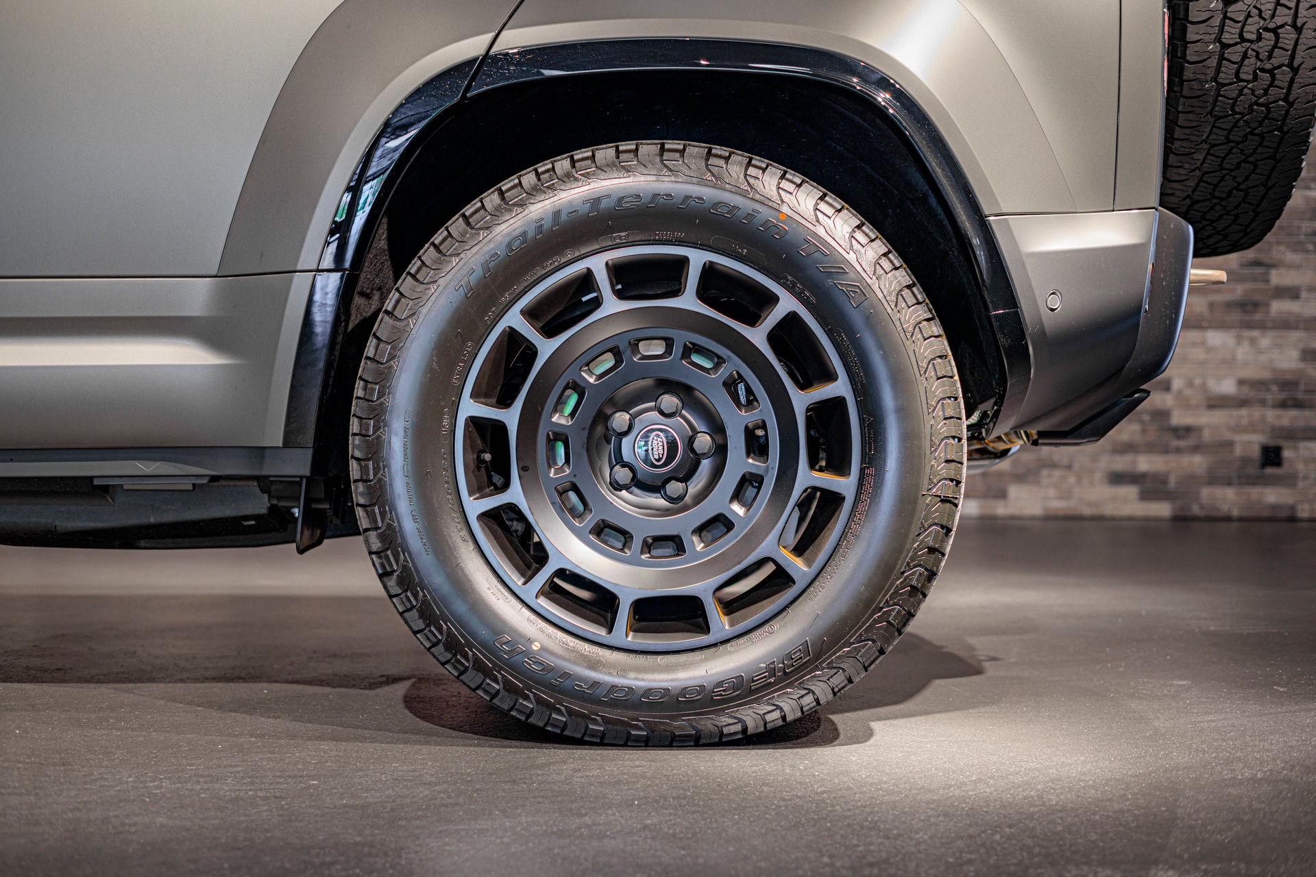 LAND ROVER 110 Octa First Edition-image-5