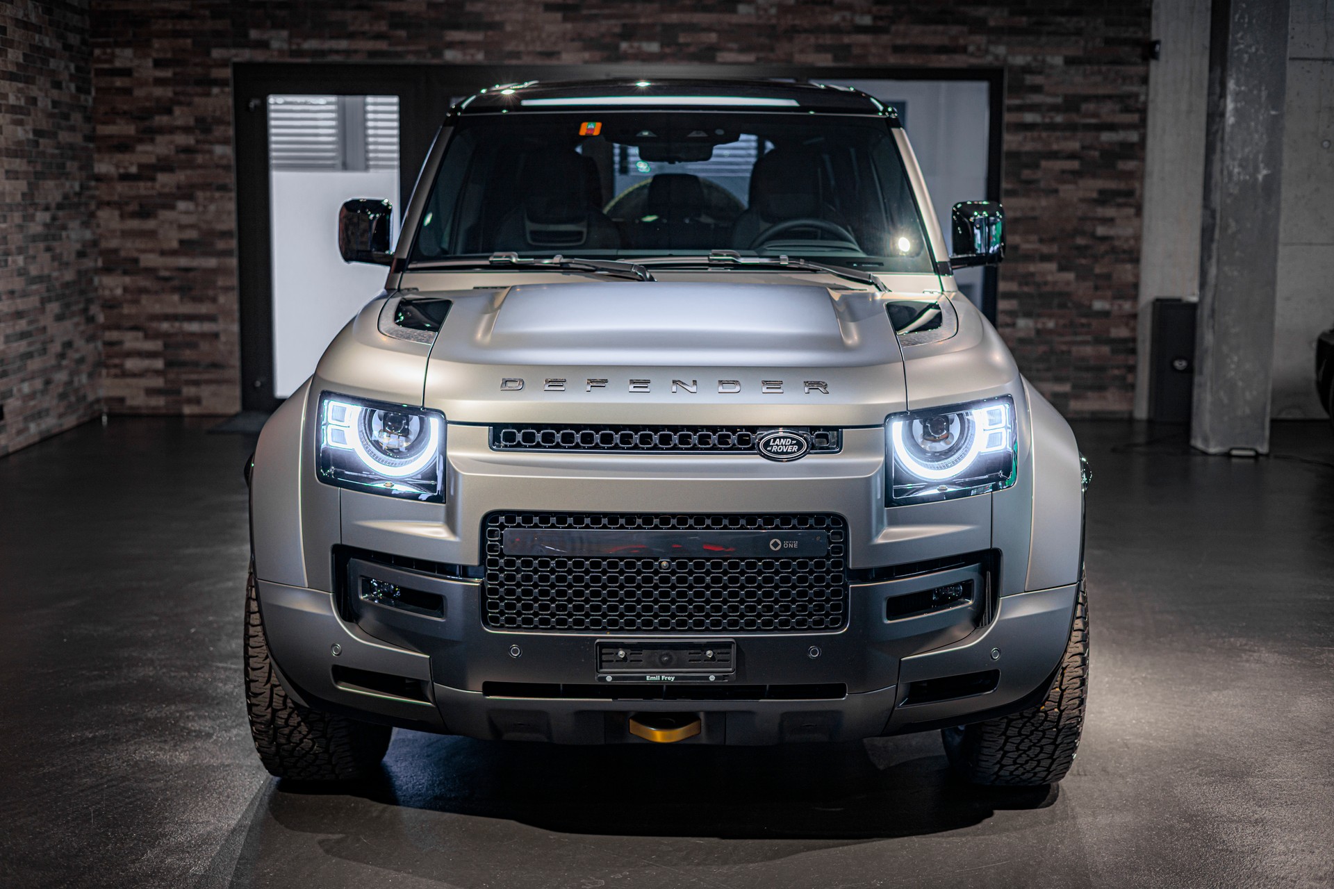LAND ROVER 110 Octa First Edition-image-1