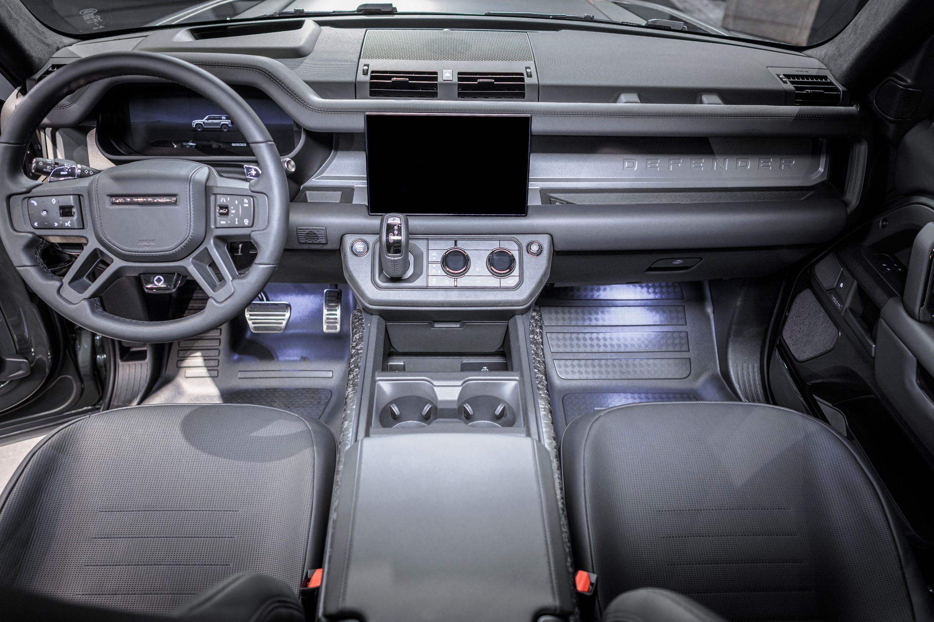 LAND ROVER 110 Octa First Edition-image-8