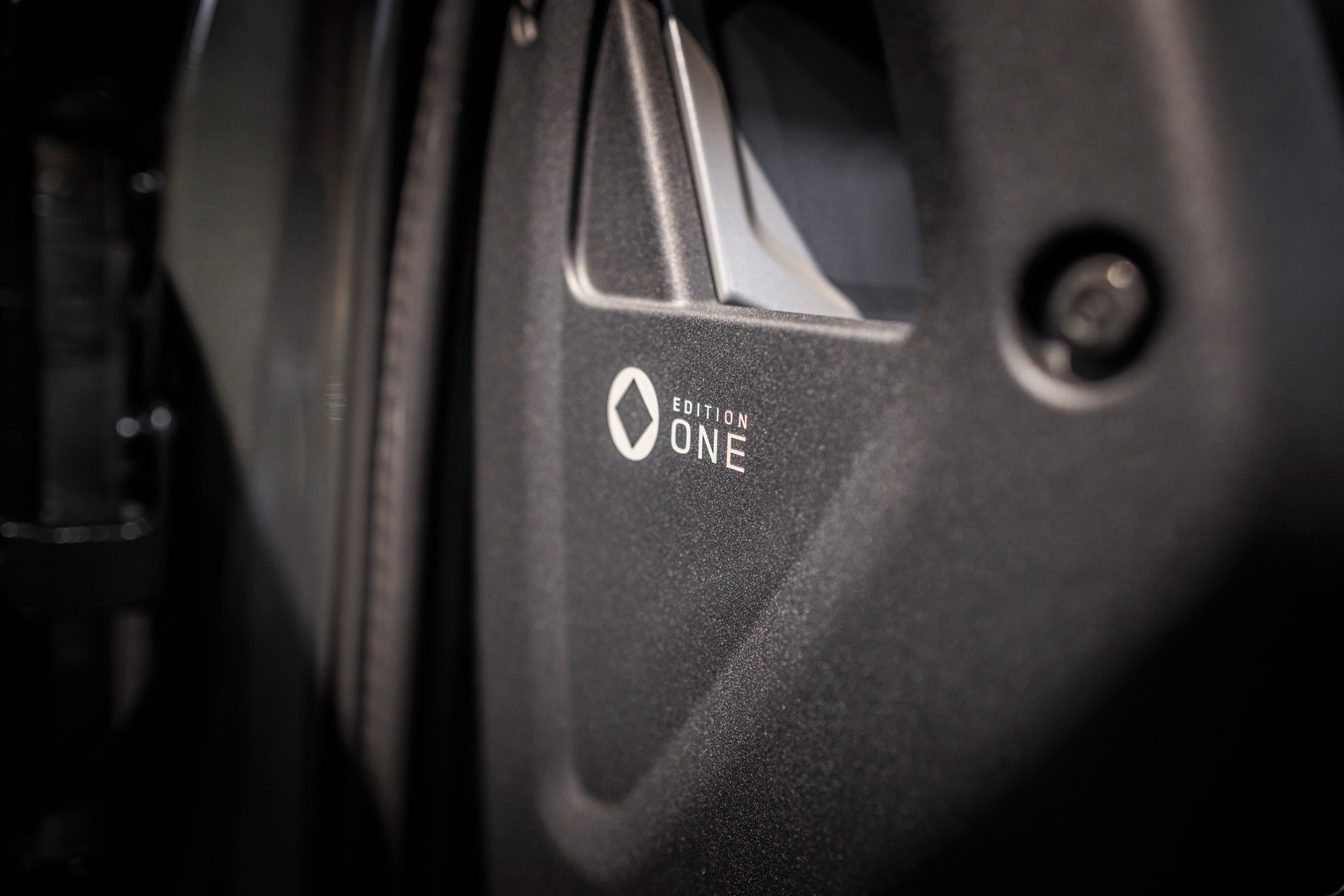 LAND ROVER 110 Octa First Edition-image-13