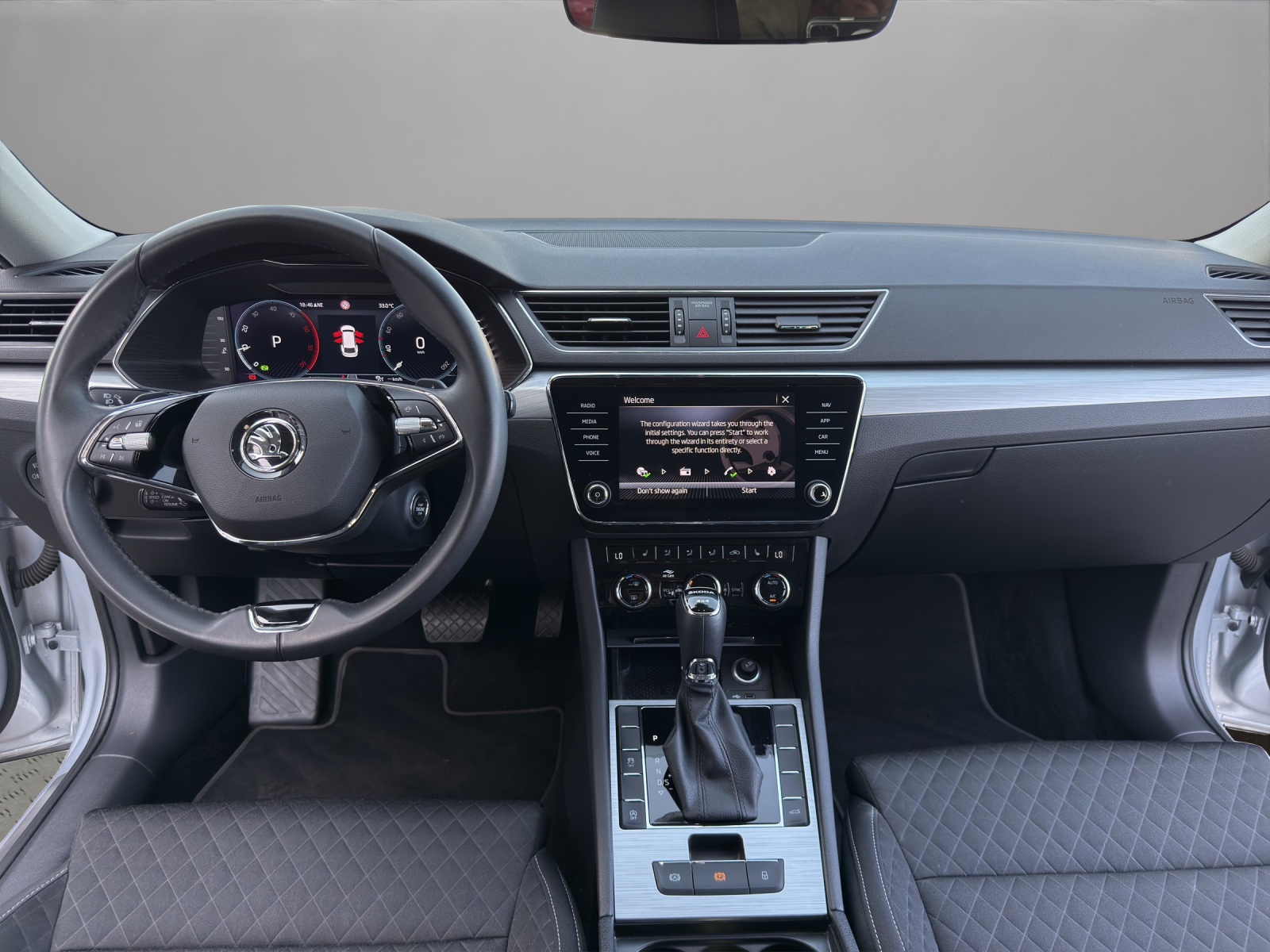 SKODA Superb Combi 2.0 TDi Ambition 4x4 DSG-image-13