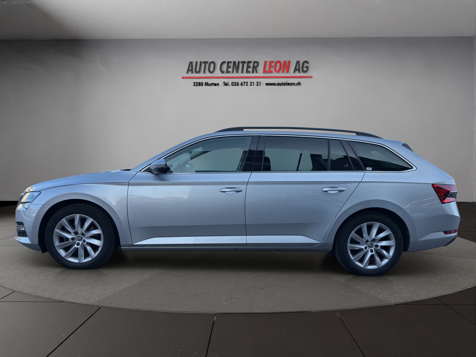 SKODA Superb Combi 2.0 TDi Ambition 4x4 DSG-image-2