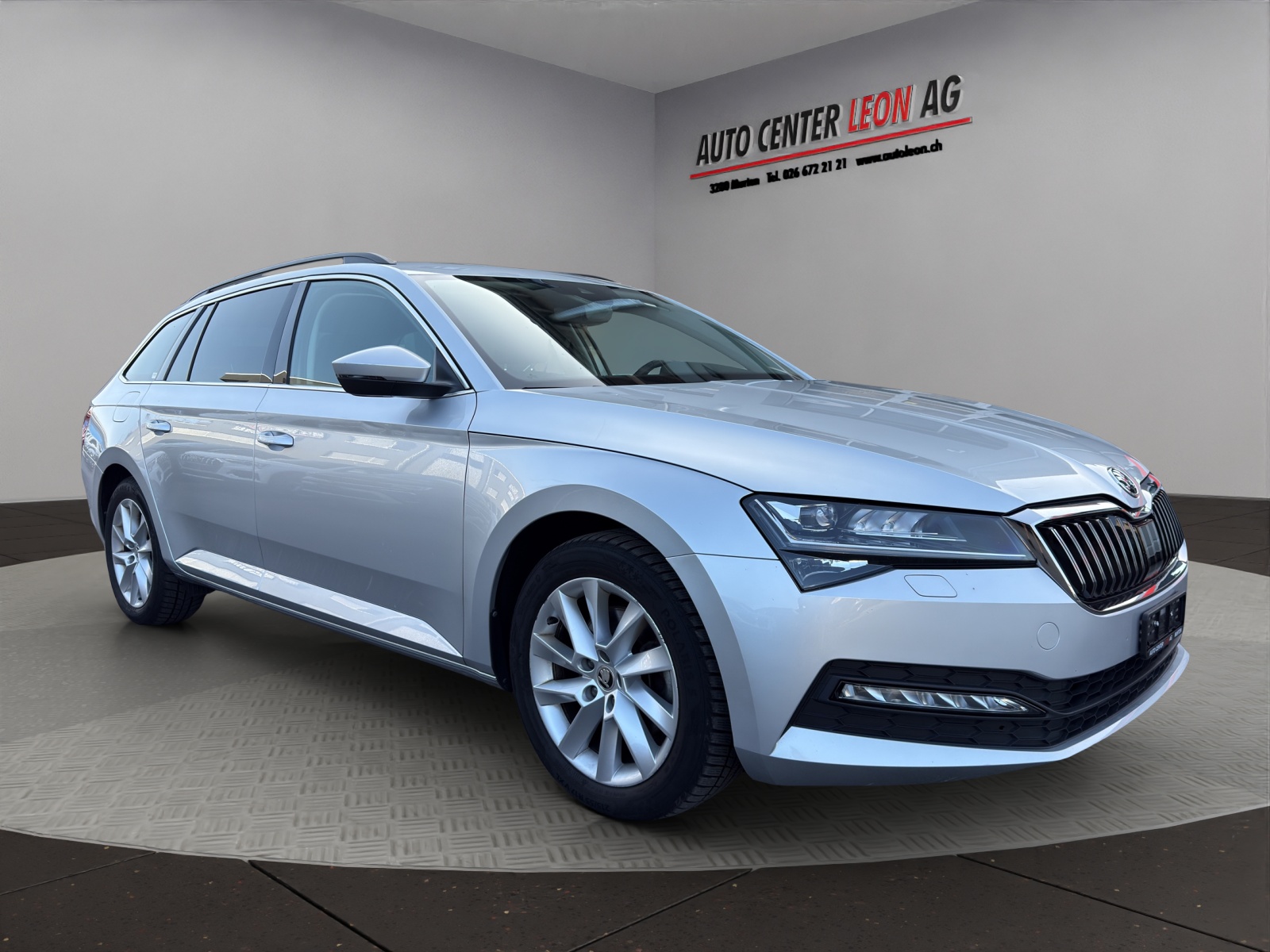 SKODA Superb Combi 2.0 TDi Ambition 4x4 DSG-image-7