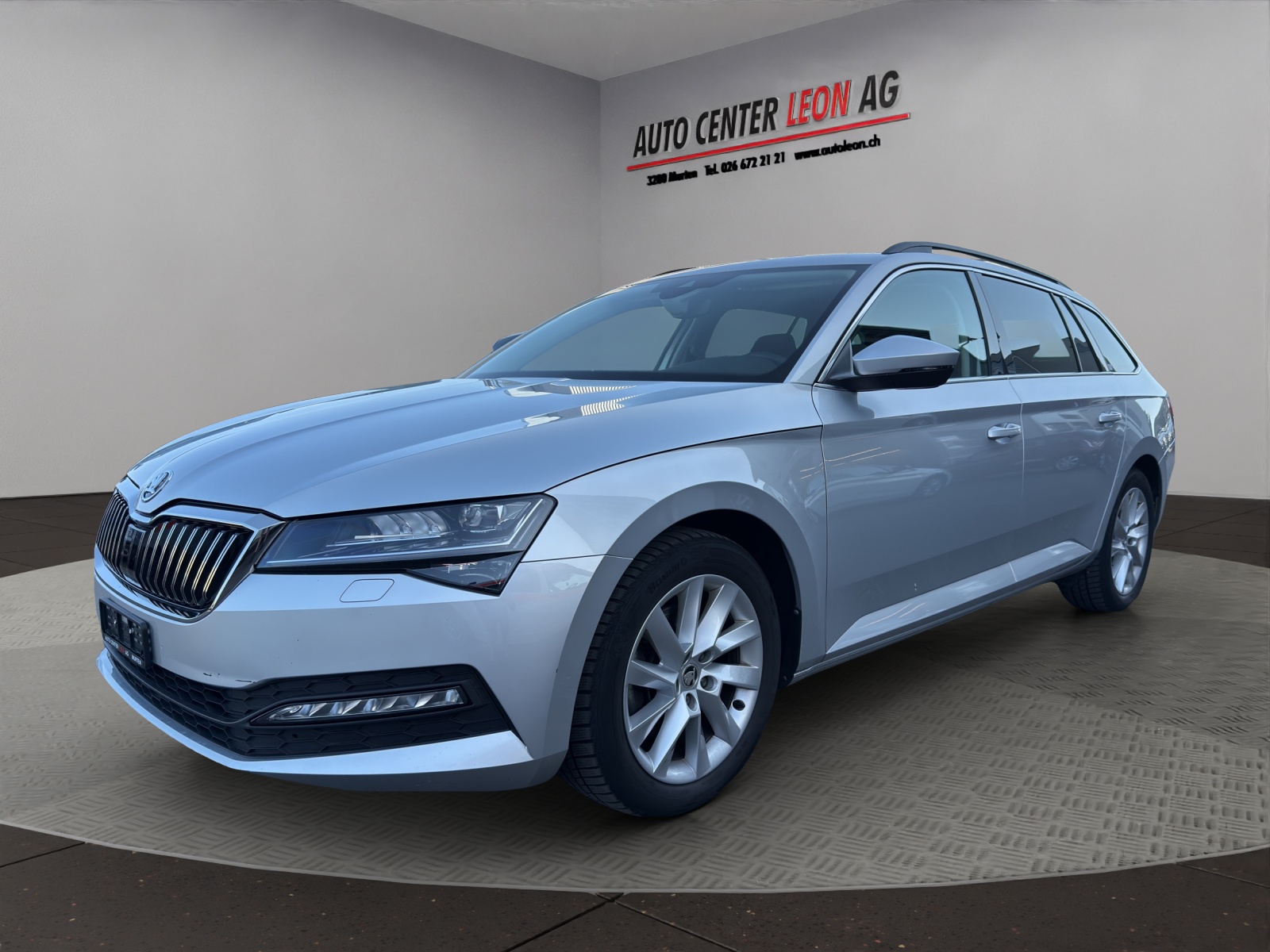 SKODA Superb Combi 2.0 TDi Ambition 4x4 DSG-image-1