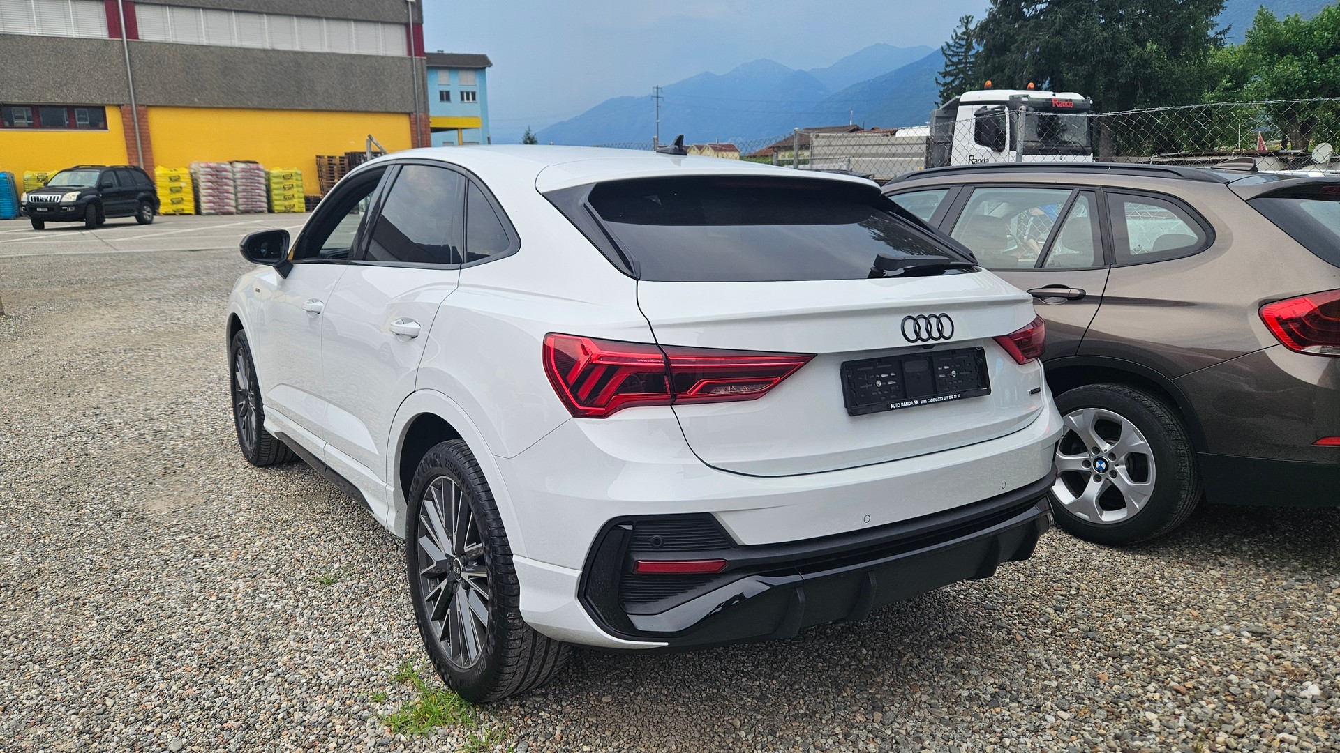 AUDI Q3 Sportback 40 TDI S line quattro S-tronic-image-4