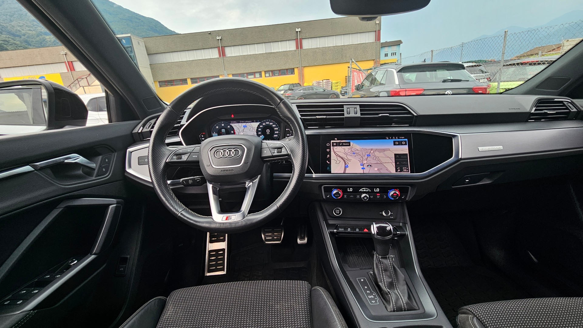 AUDI Q3 Sportback 40 TDI S line quattro S-tronic-image-8