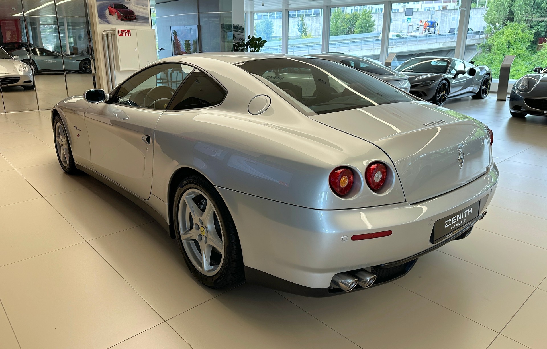 FERRARI 612-image-6