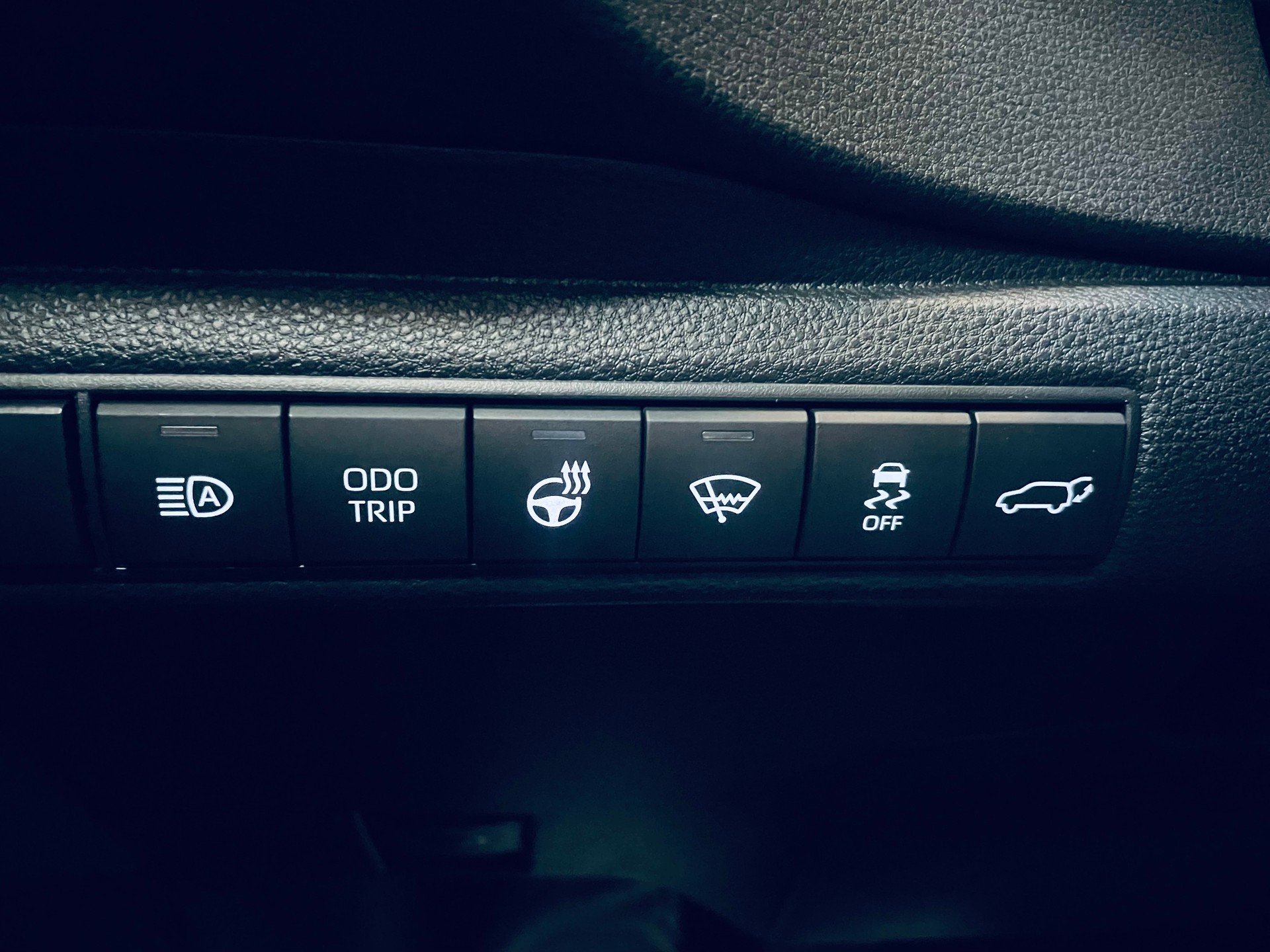TOYOTA Corolla Touring Sports 2.0 HSD Premium e-CVT-image-19