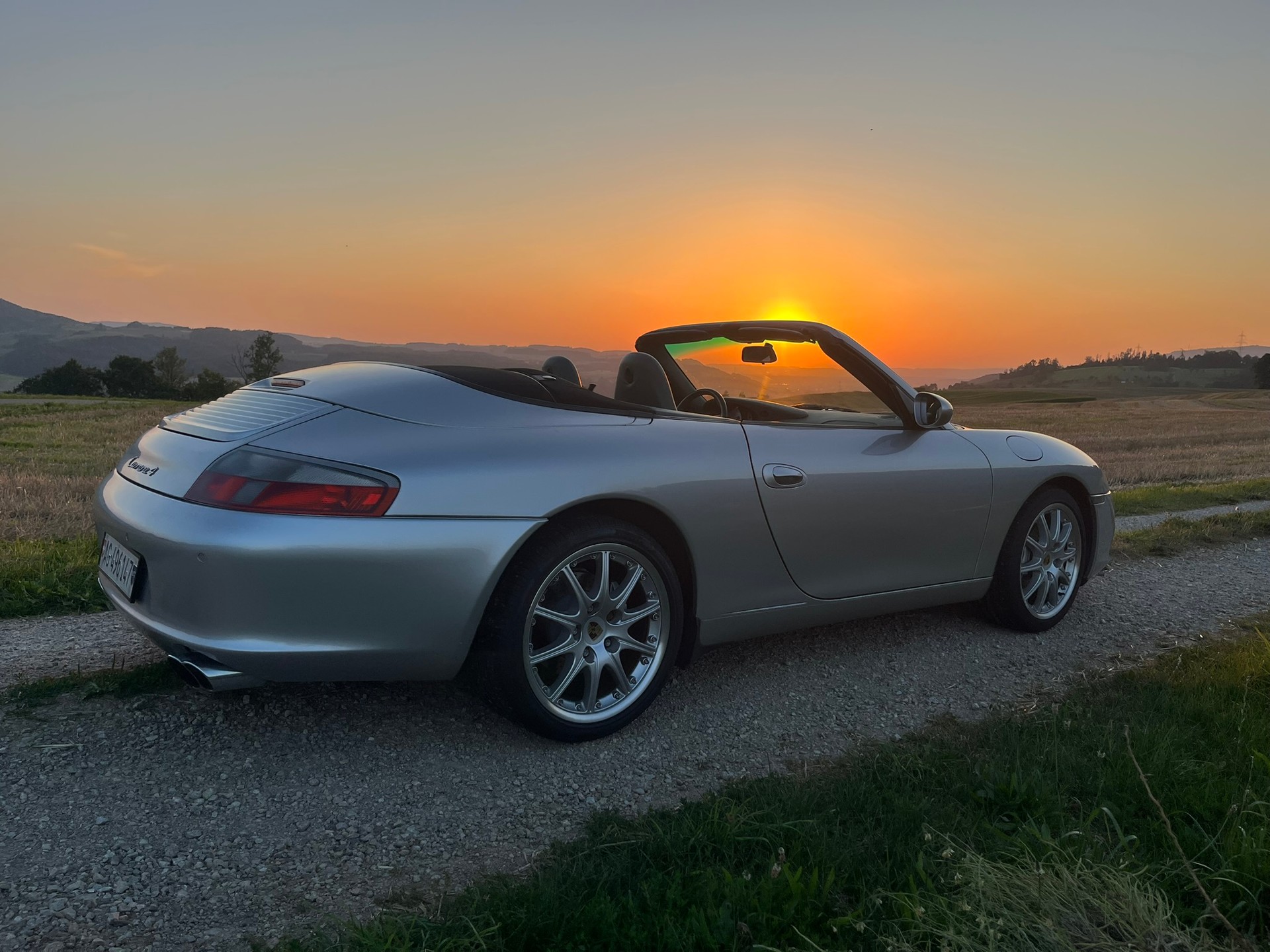 PORSCHE 911 Carrera 4 Cabrio-image-1