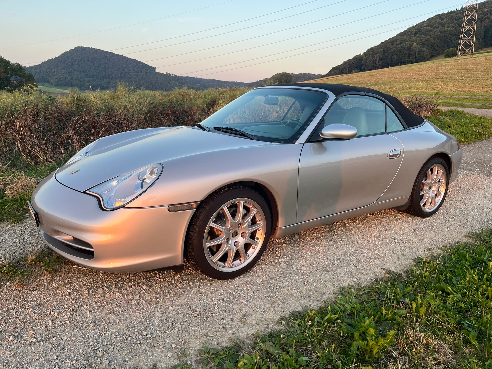 PORSCHE 911 Carrera 4 Cabrio-image-4