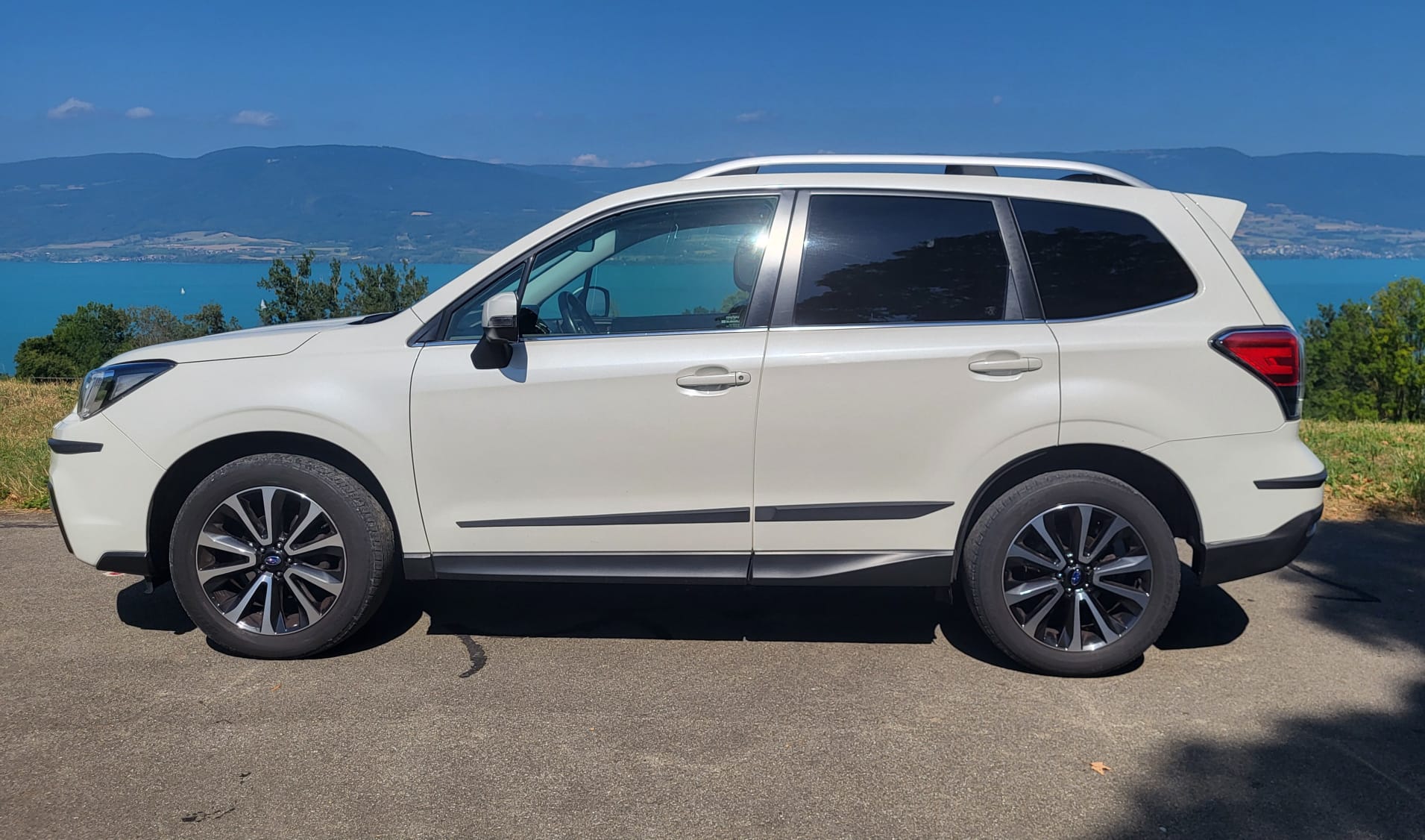 SUBARU Forester 2.0i Executive Lineartronic-image-3