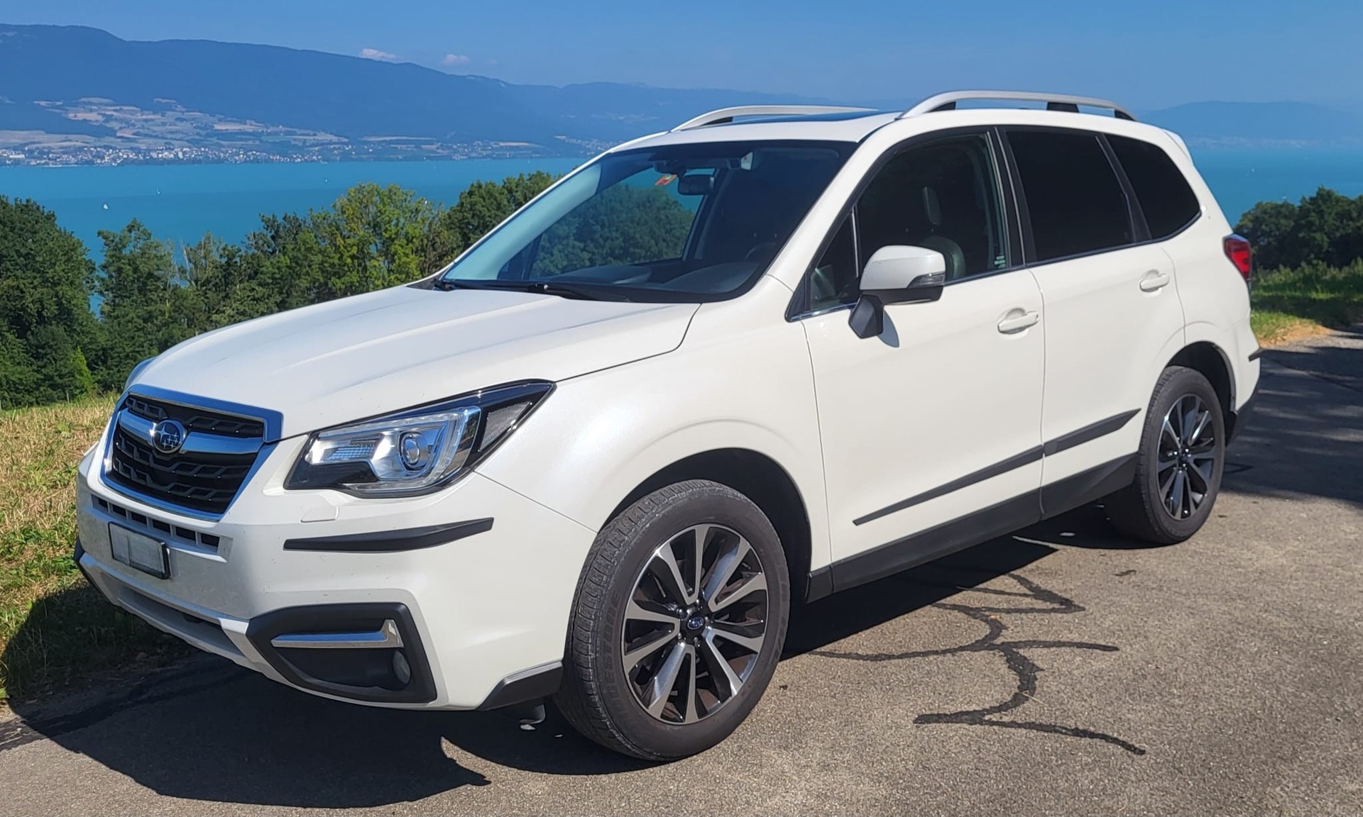 SUBARU Forester 2.0i Executive Lineartronic-image-0