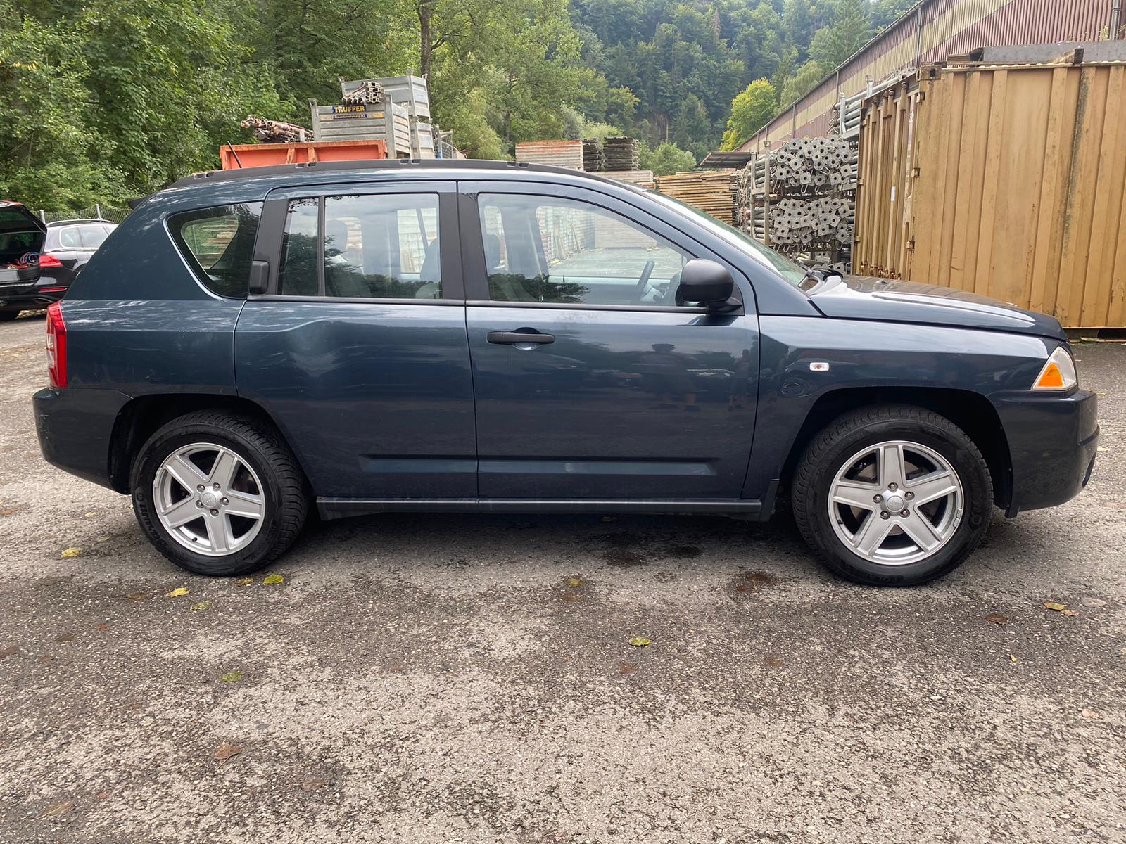 JEEP Compass 2.4 Sport-image-2