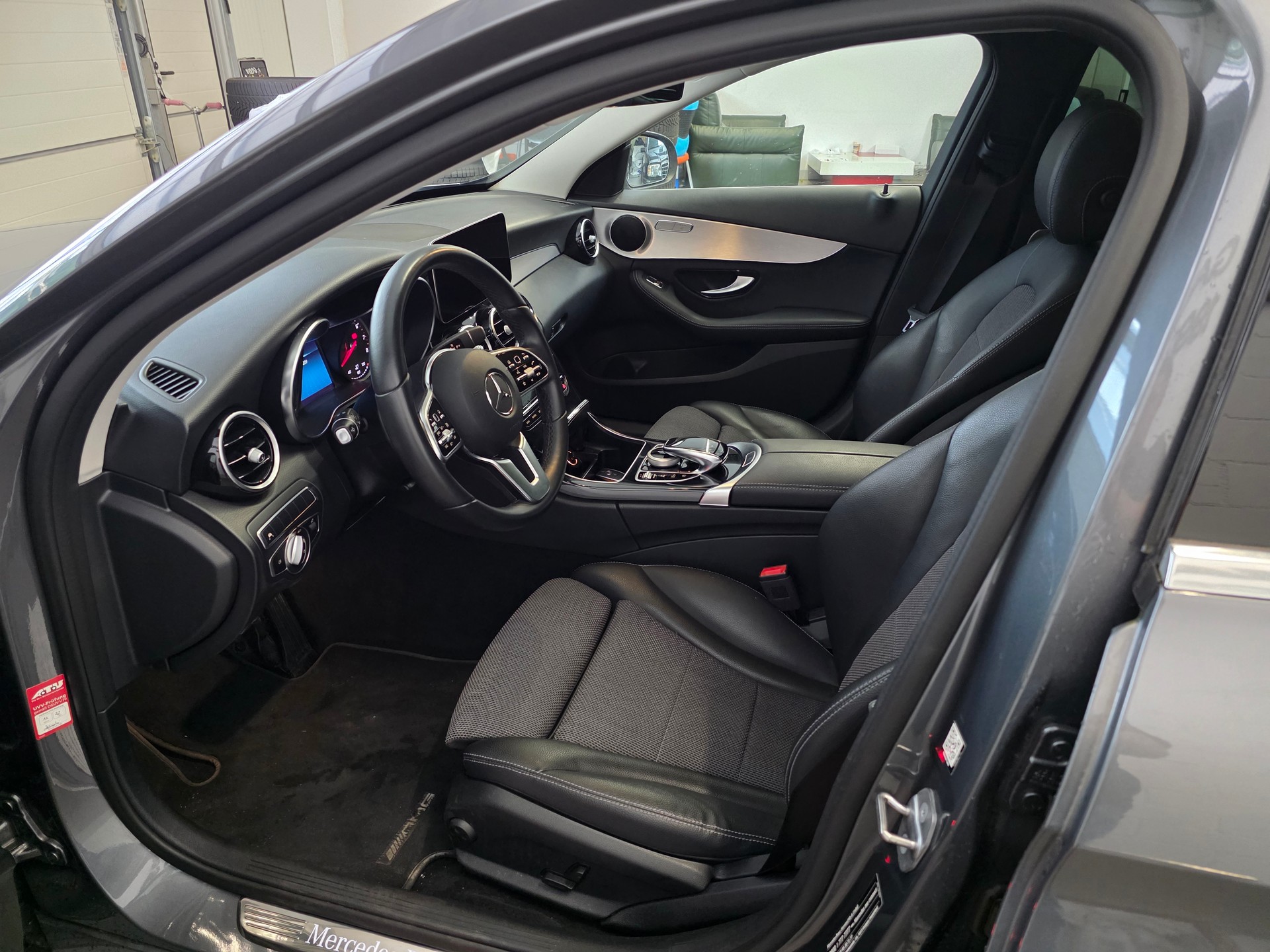 MERCEDES-BENZ C 180 Avantgarde 9G-Tronic-image-3