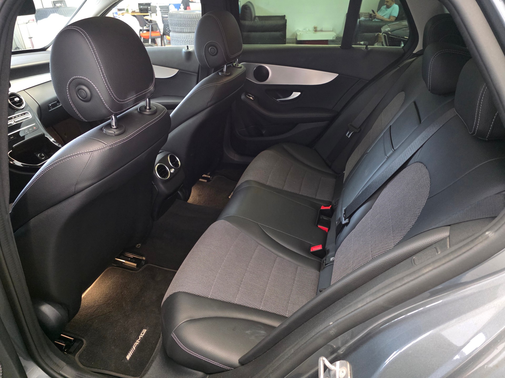 MERCEDES-BENZ C 180 Avantgarde 9G-Tronic-image-4