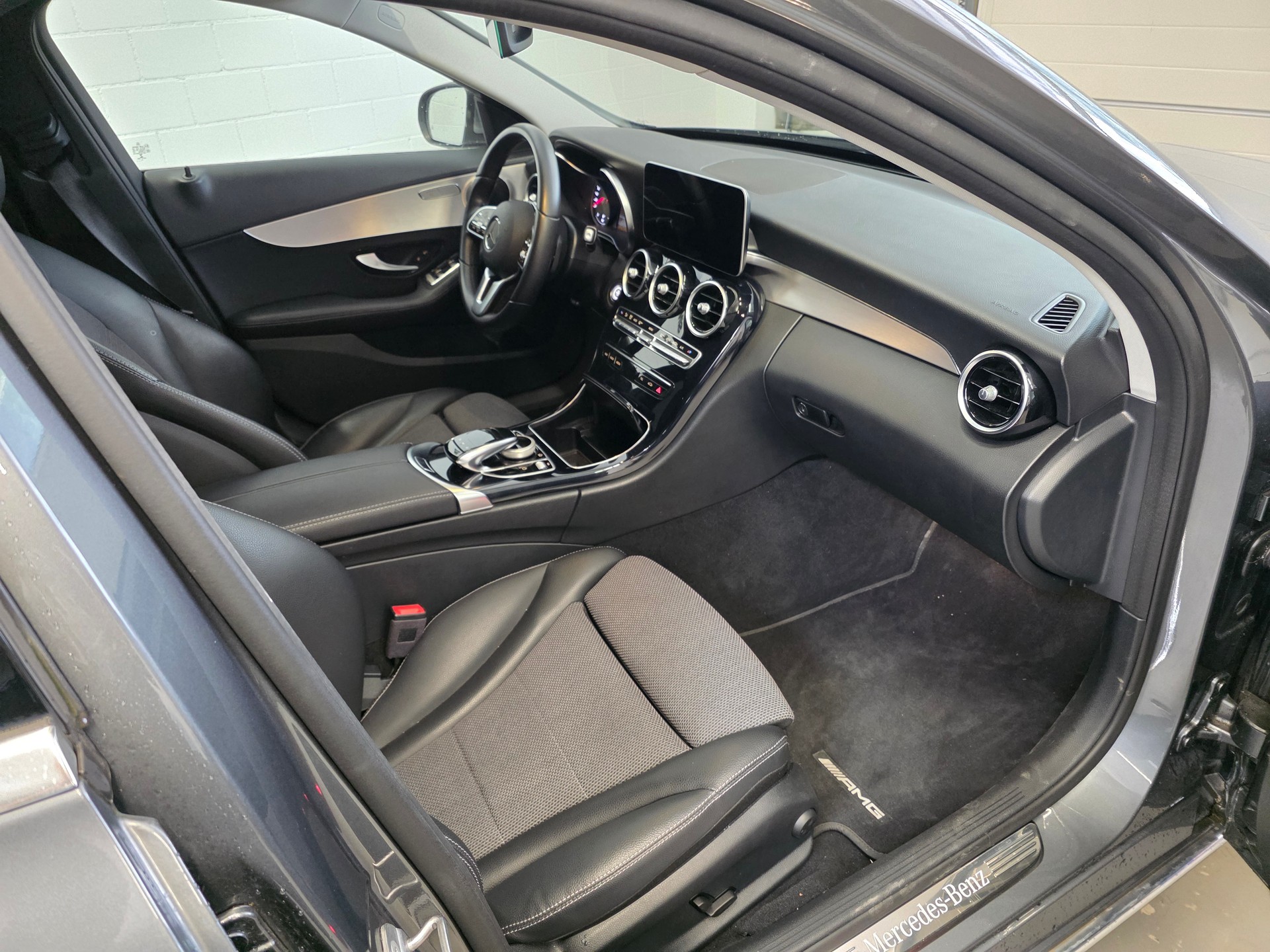 MERCEDES-BENZ C 180 Avantgarde 9G-Tronic-image-15