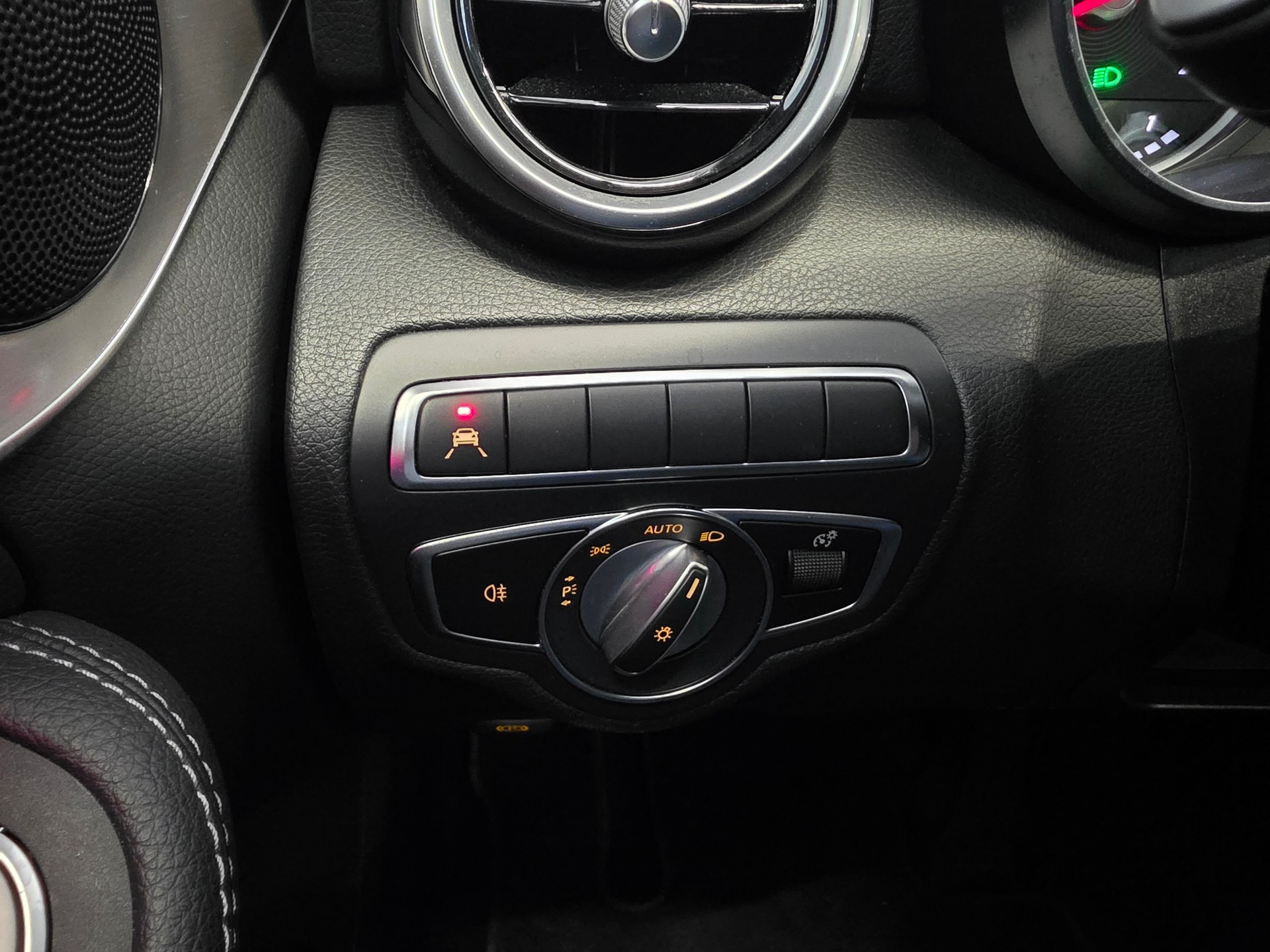 MERCEDES-BENZ C 180 Avantgarde 9G-Tronic-image-12