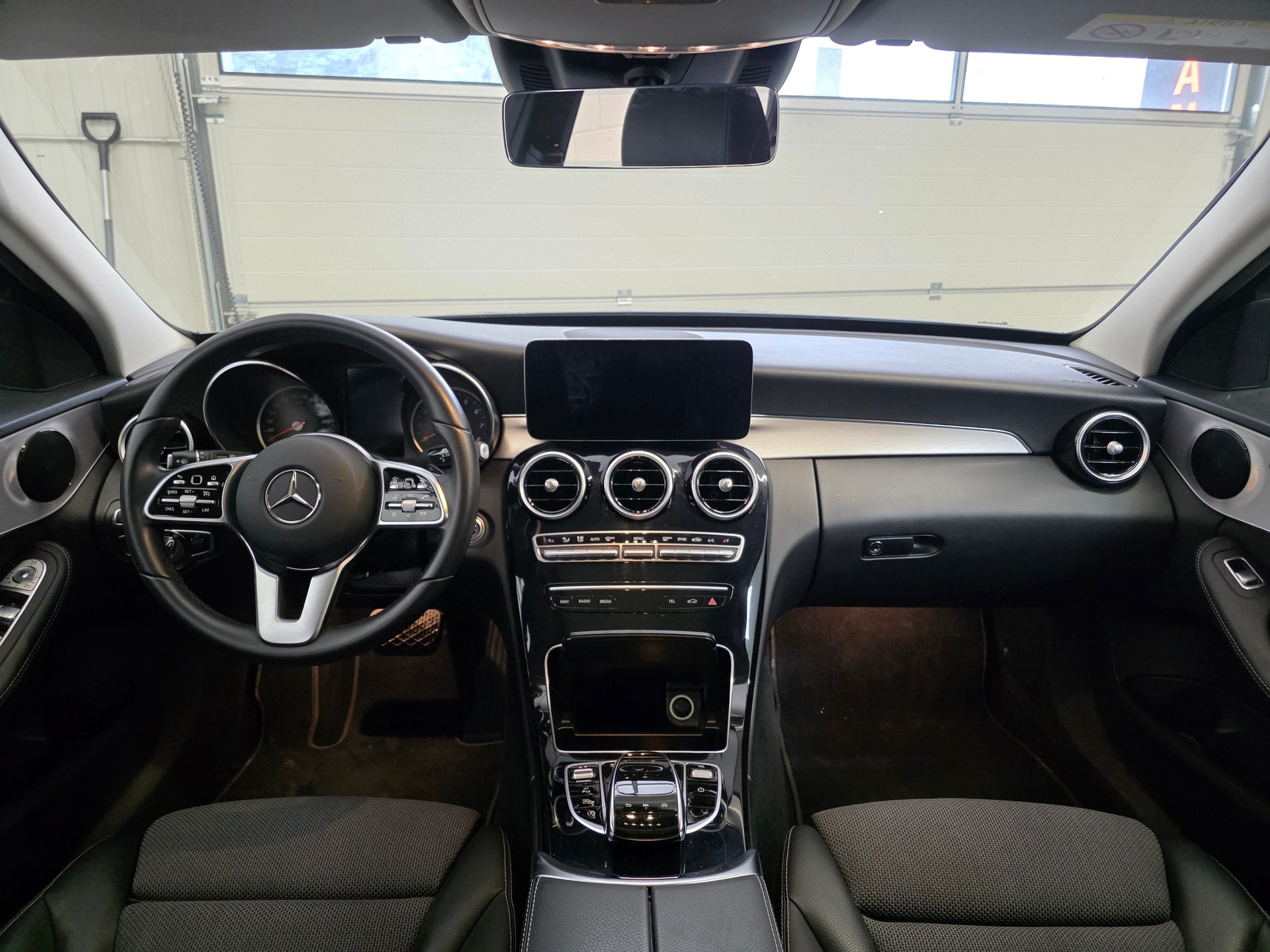 MERCEDES-BENZ C 180 Avantgarde 9G-Tronic-image-5