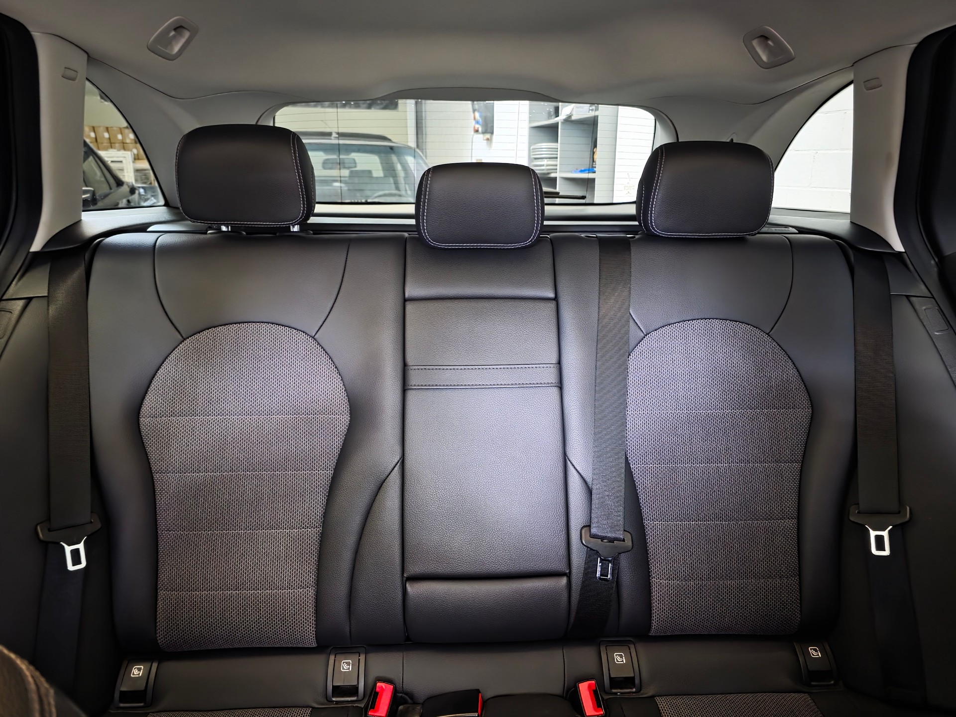MERCEDES-BENZ C 180 Avantgarde 9G-Tronic-image-14