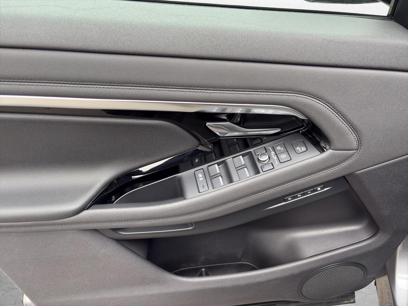 LAND ROVER Range Rover Evoque 2.0 T SE-image-16